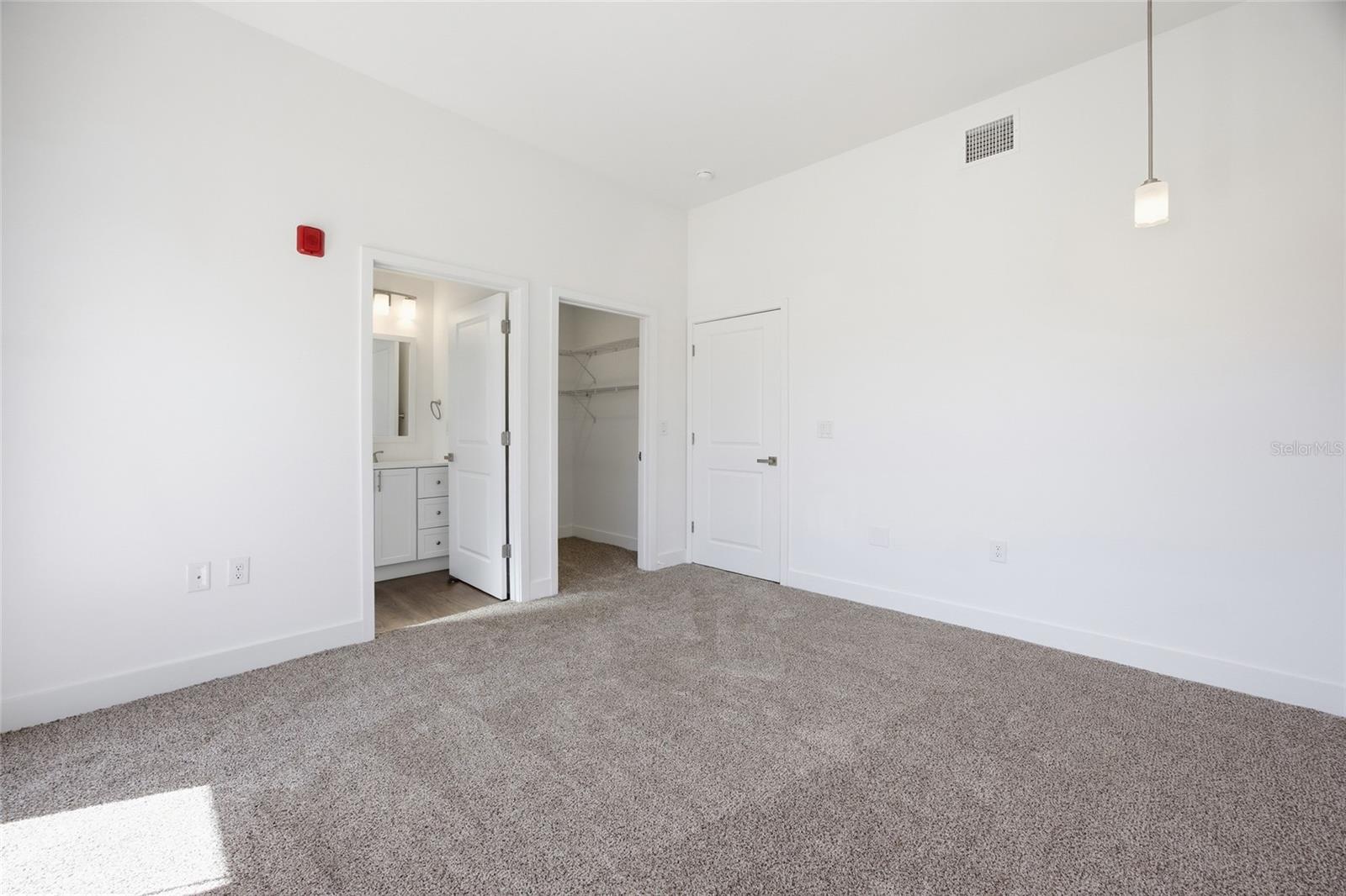 100 N DEWEY ST, EUSTIS, FL, 32726