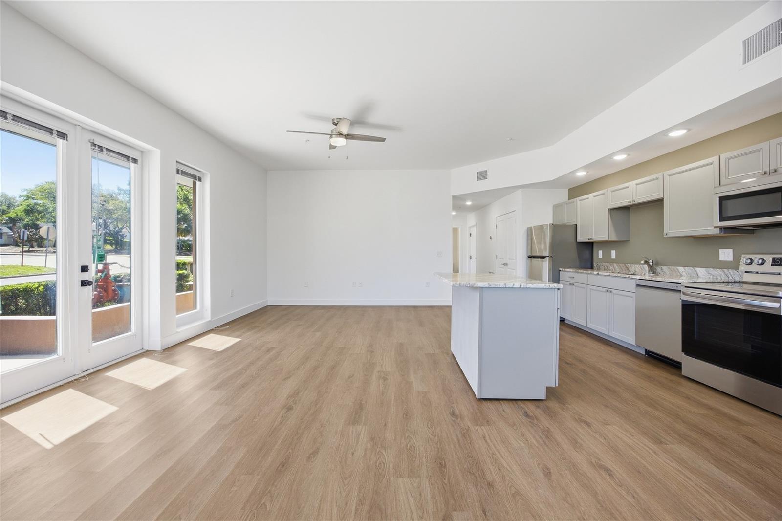 100 N DEWEY ST, EUSTIS, FL, 32726