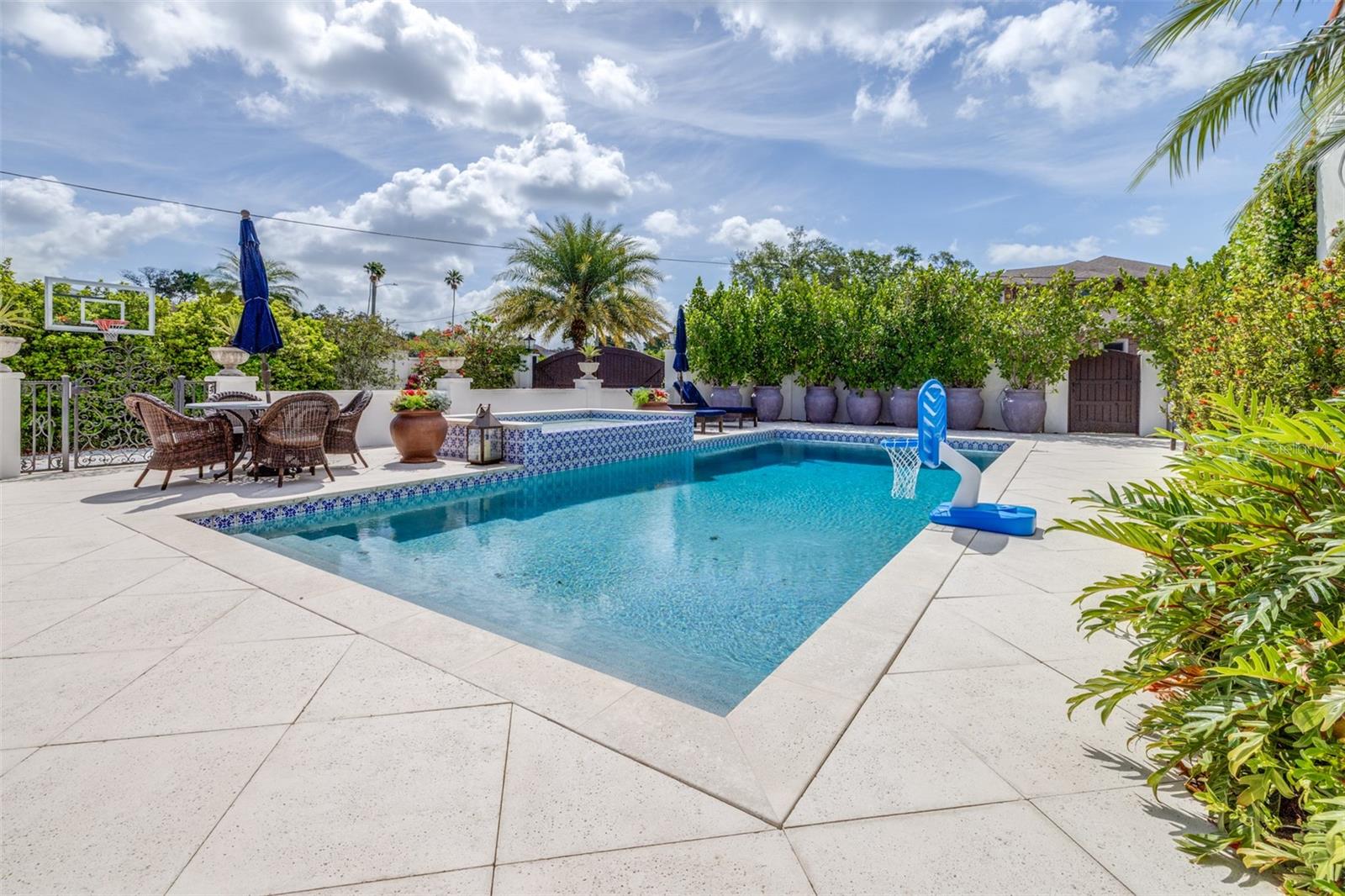 61 LADOGA AVE, TAMPA, FL, 33606