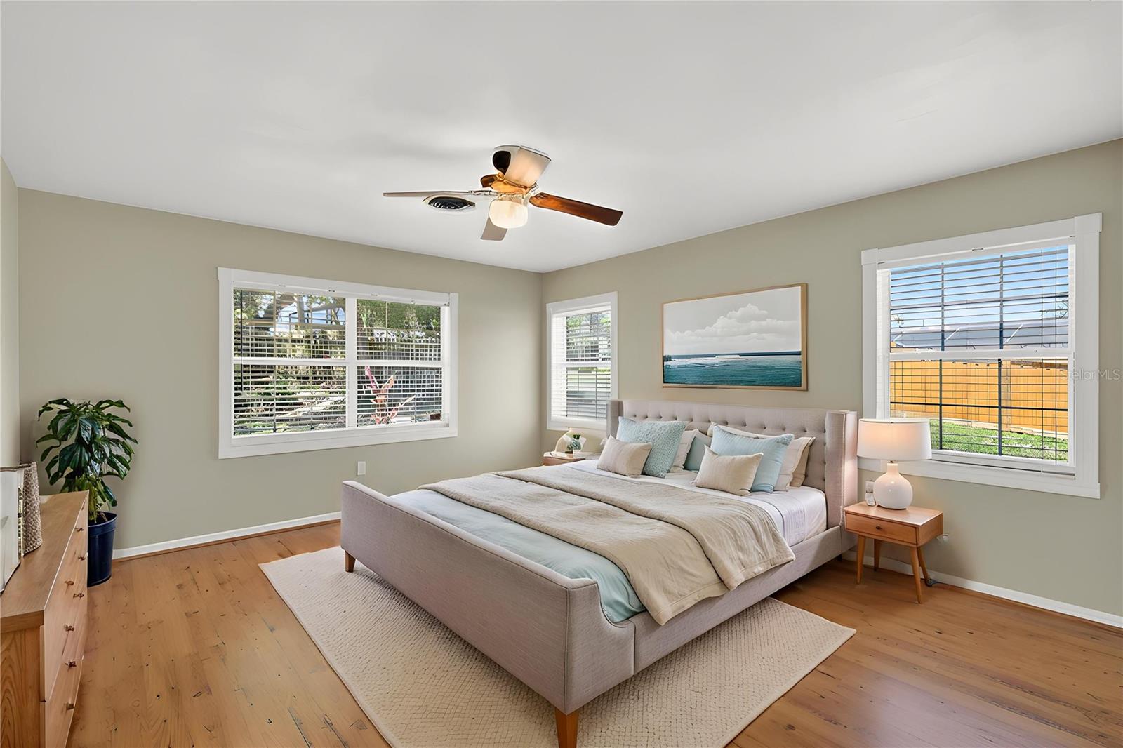 1945 NORMANDY DR, MOUNT DORA, FL, 32757