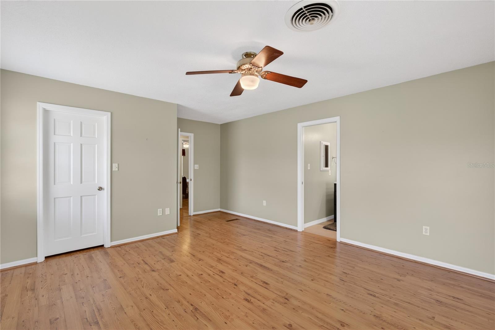 1945 NORMANDY DR, MOUNT DORA, FL, 32757