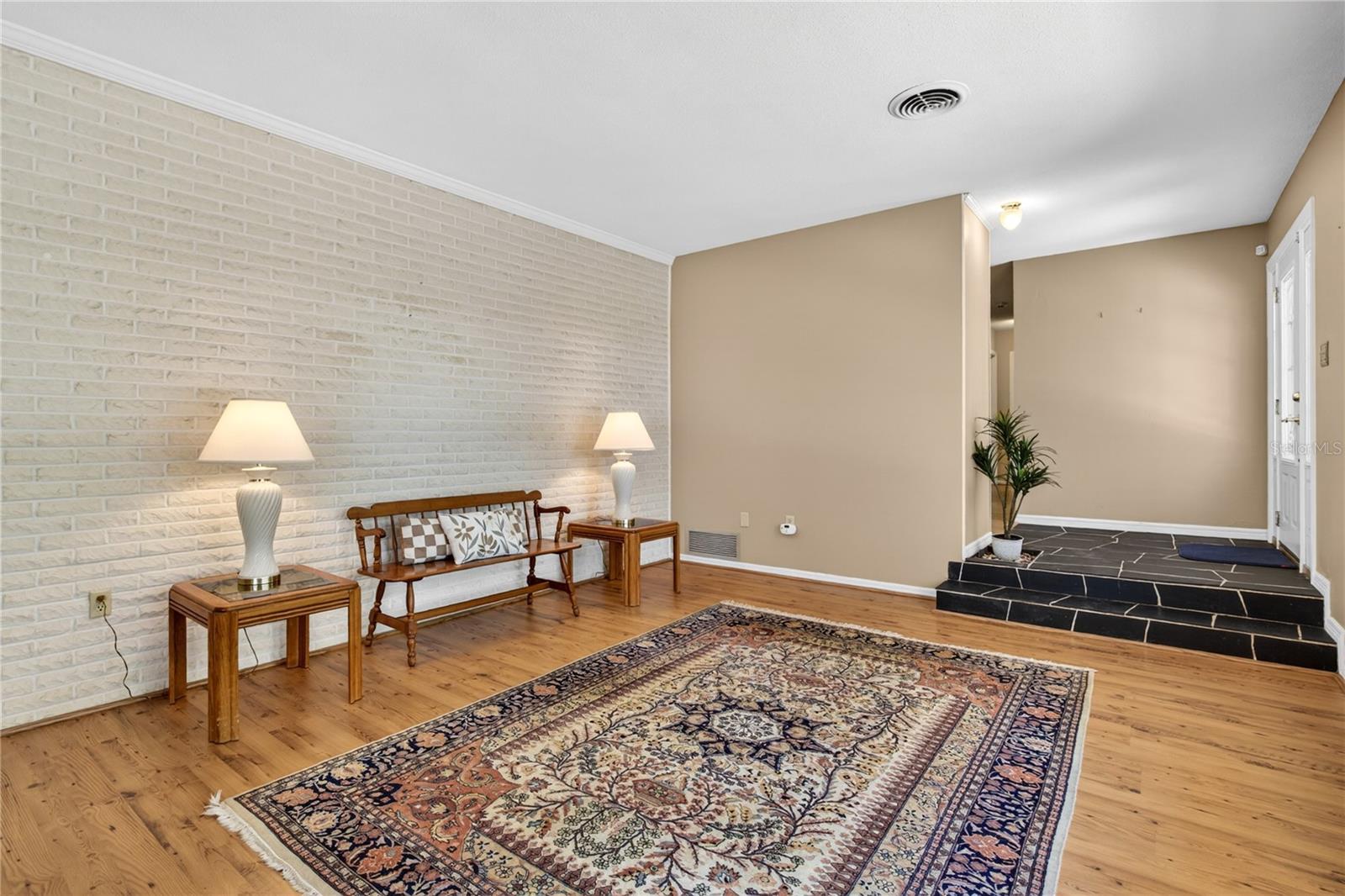 1945 NORMANDY DR, MOUNT DORA, FL, 32757