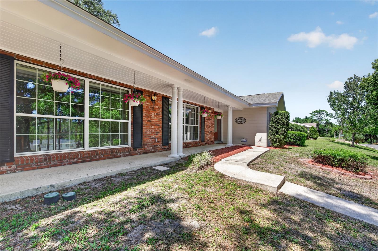 1945 NORMANDY DR, MOUNT DORA, FL, 32757