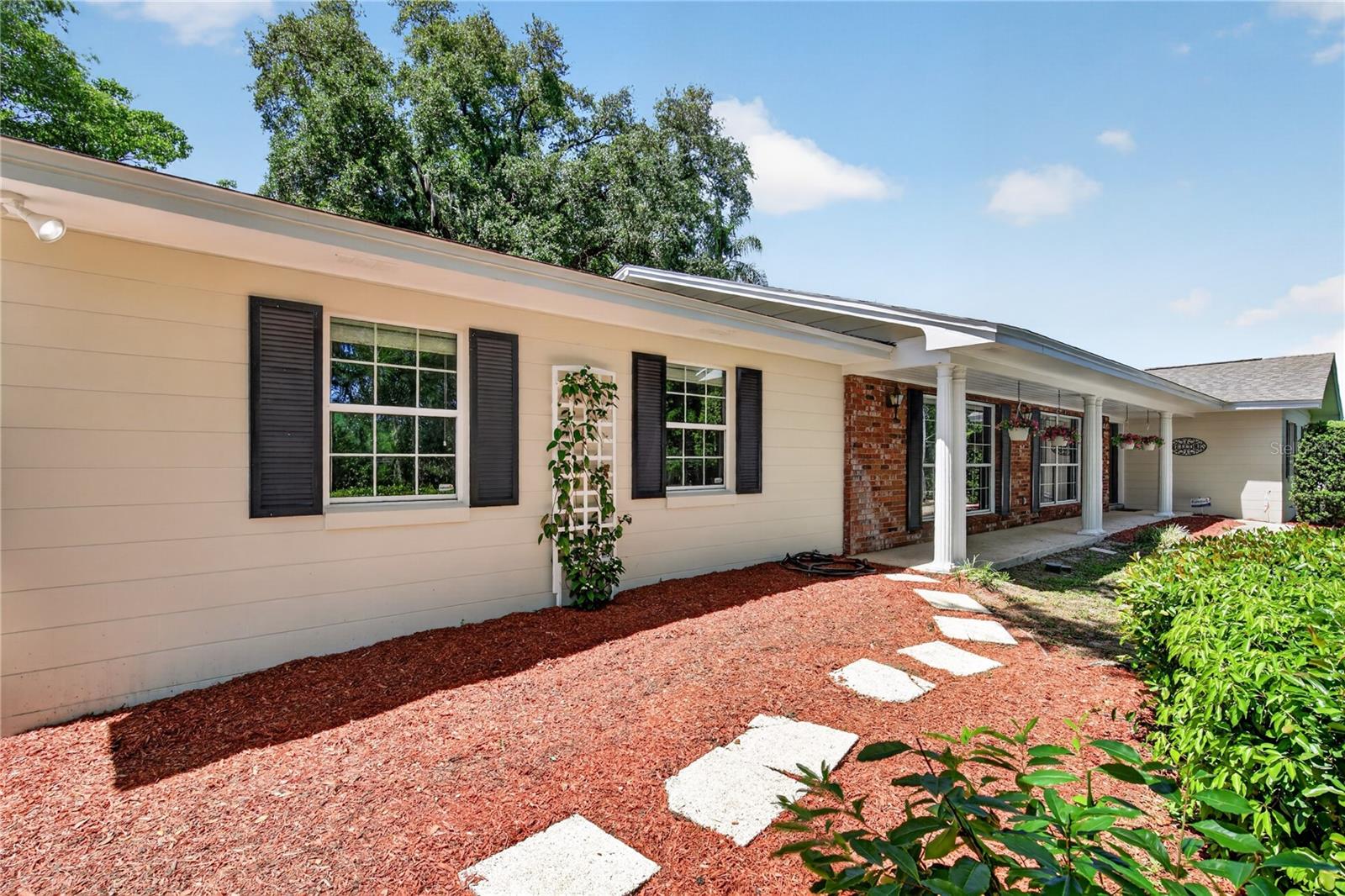 1945 NORMANDY DR, MOUNT DORA, FL, 32757