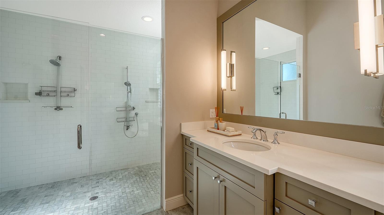 313 LOOKOUT POINT DR, OSPREY, FL, 34229