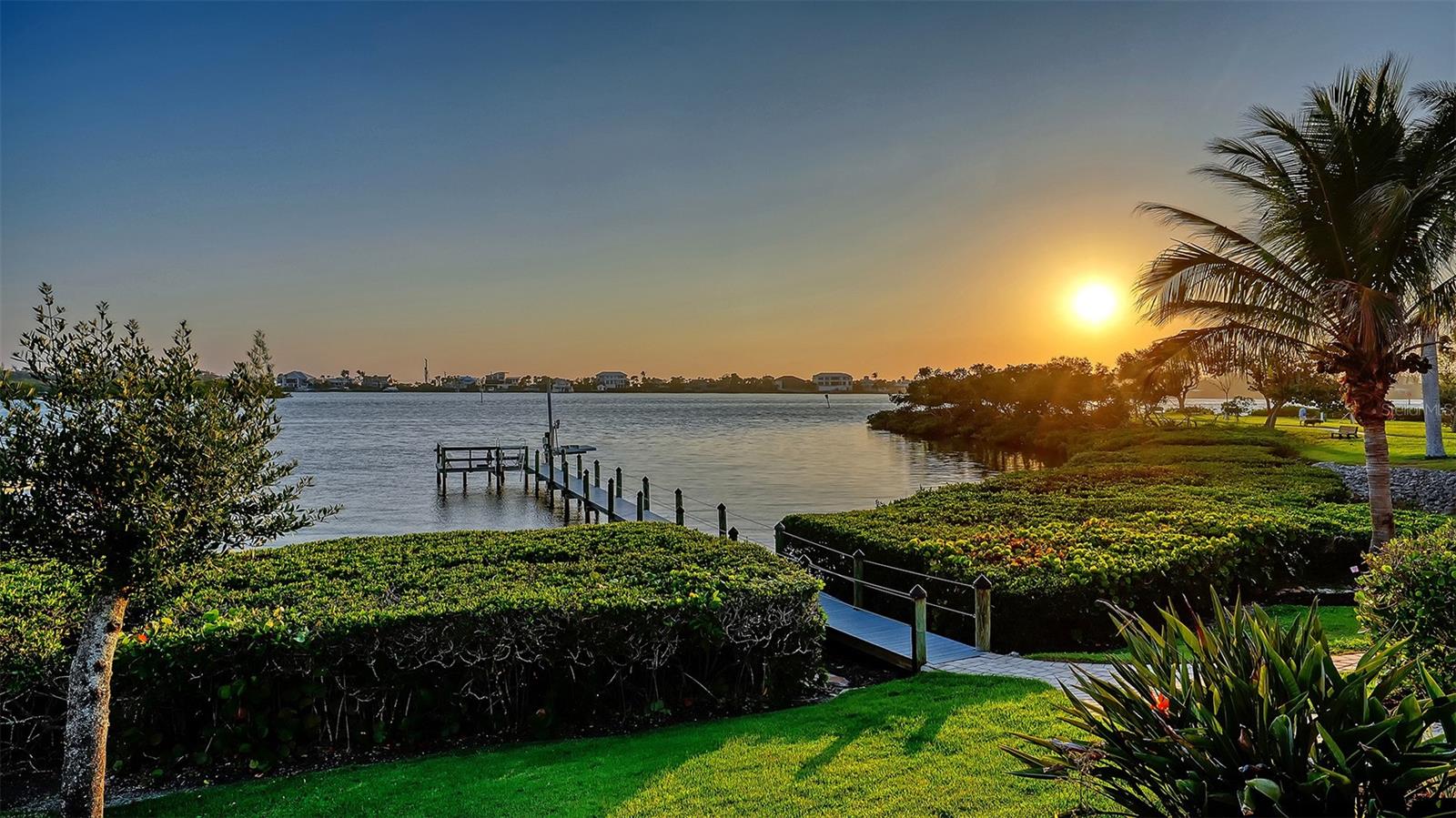 313 LOOKOUT POINT DR, OSPREY, FL, 34229