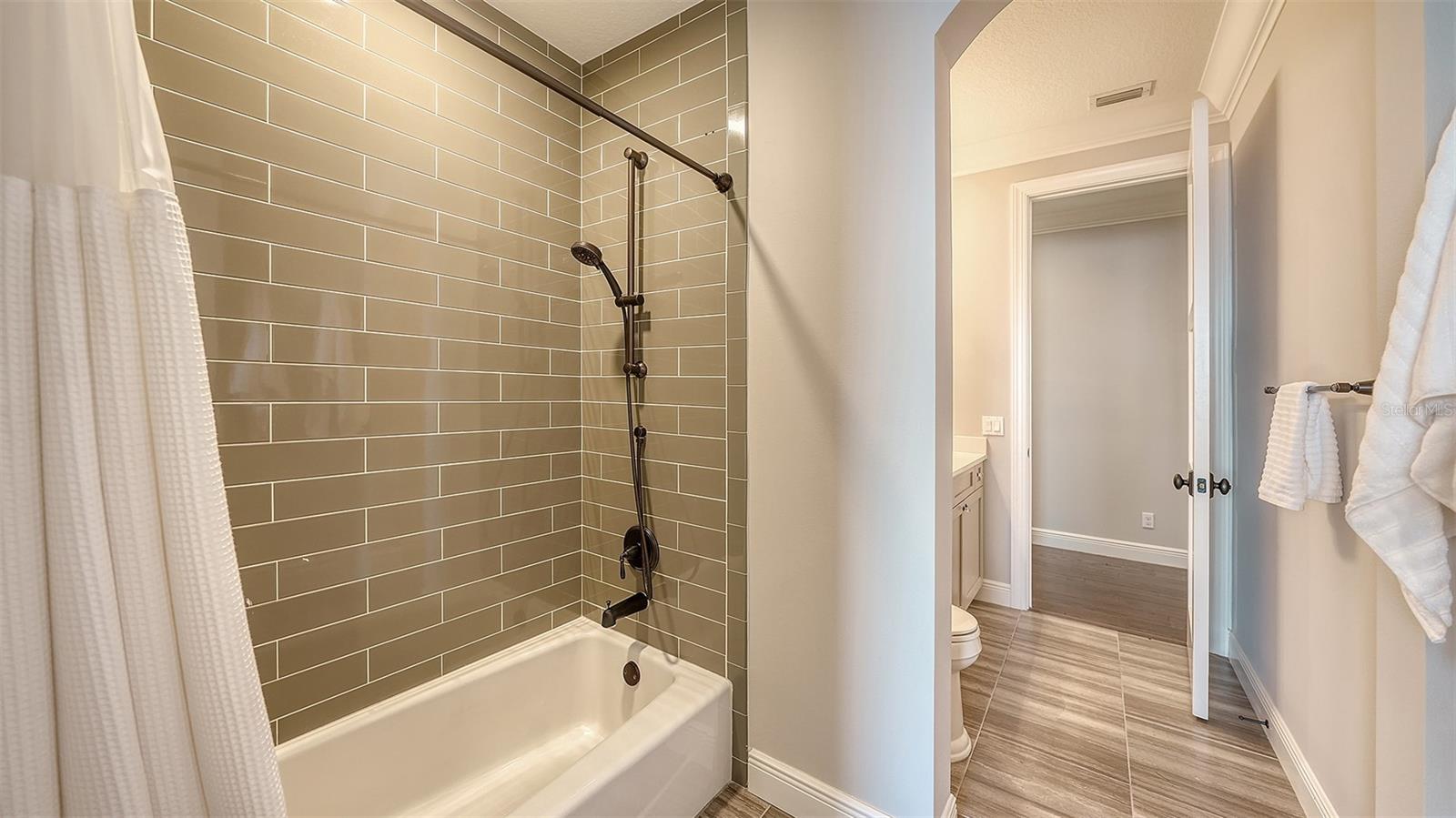 313 LOOKOUT POINT DR, OSPREY, FL, 34229