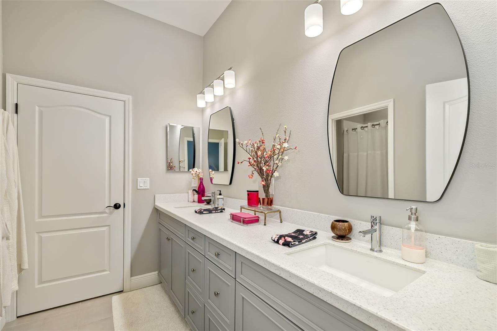 2525 PARADISE PLUM DR, SARASOTA, FL, 34240