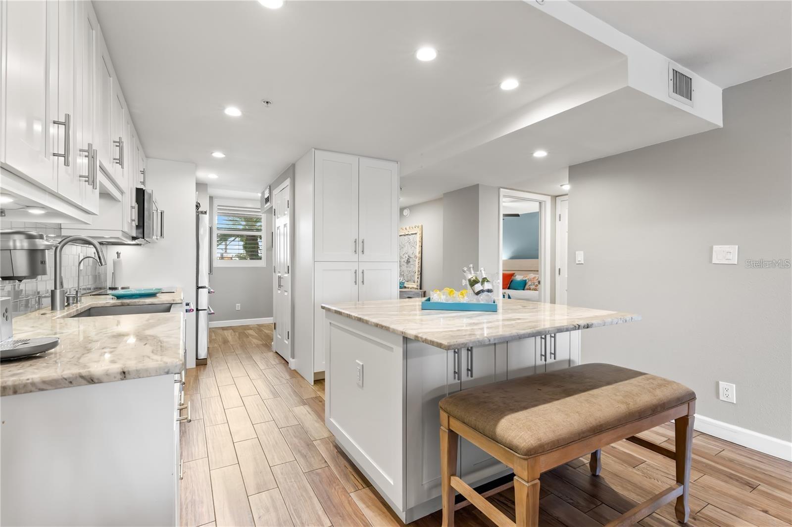 18201 GULF BLVD #205, REDINGTON SHORES, FL, 33708