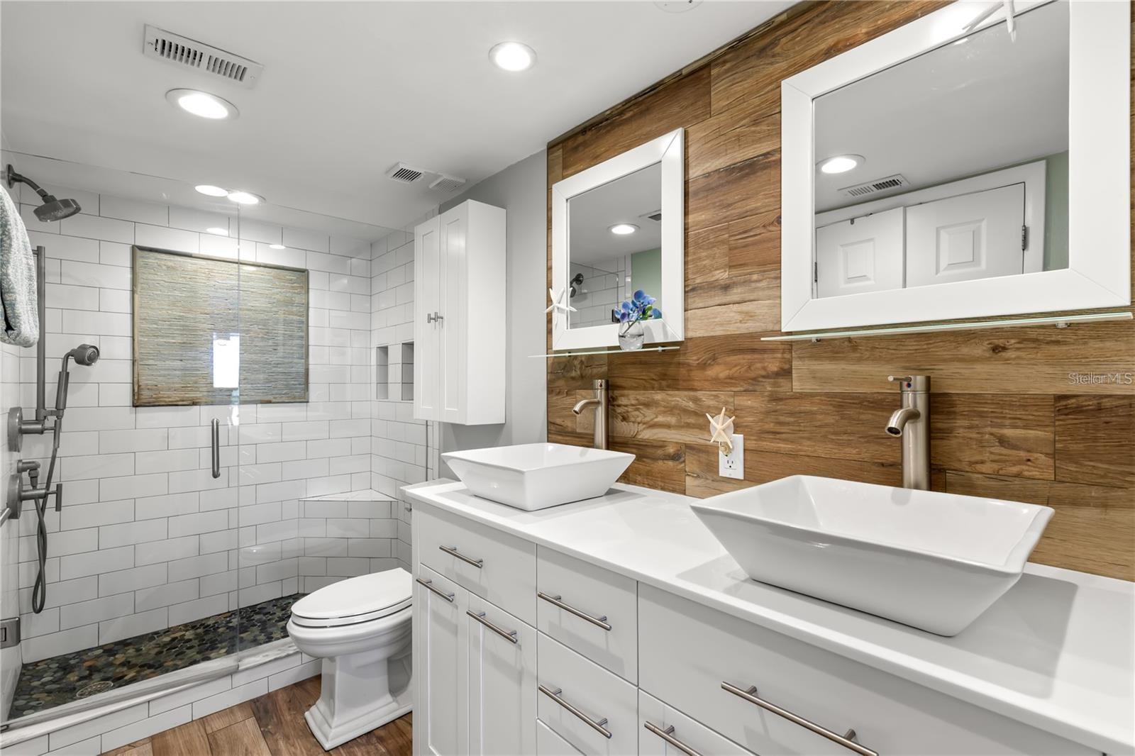 18201 GULF BLVD #205, REDINGTON SHORES, FL, 33708
