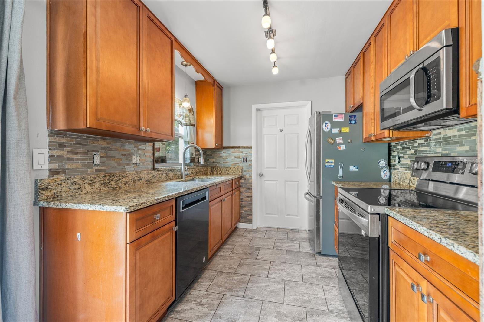 3252 21ST PL SW, LARGO, FL, 33774