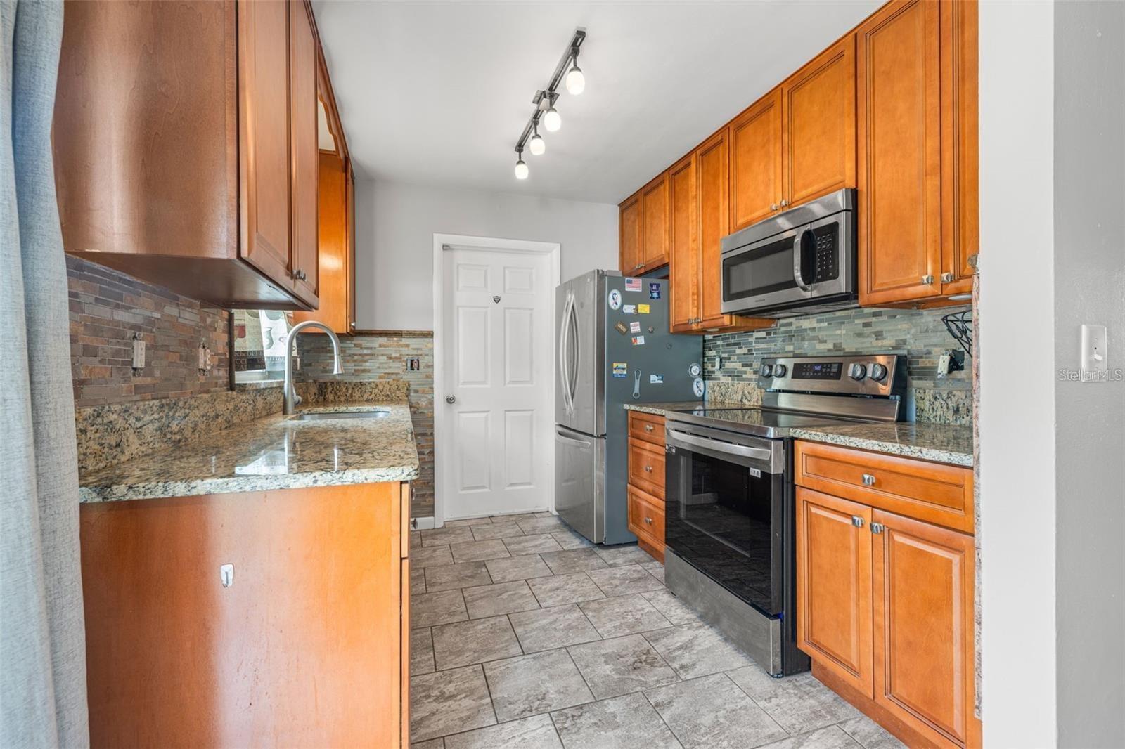 3252 21ST PL SW, LARGO, FL, 33774