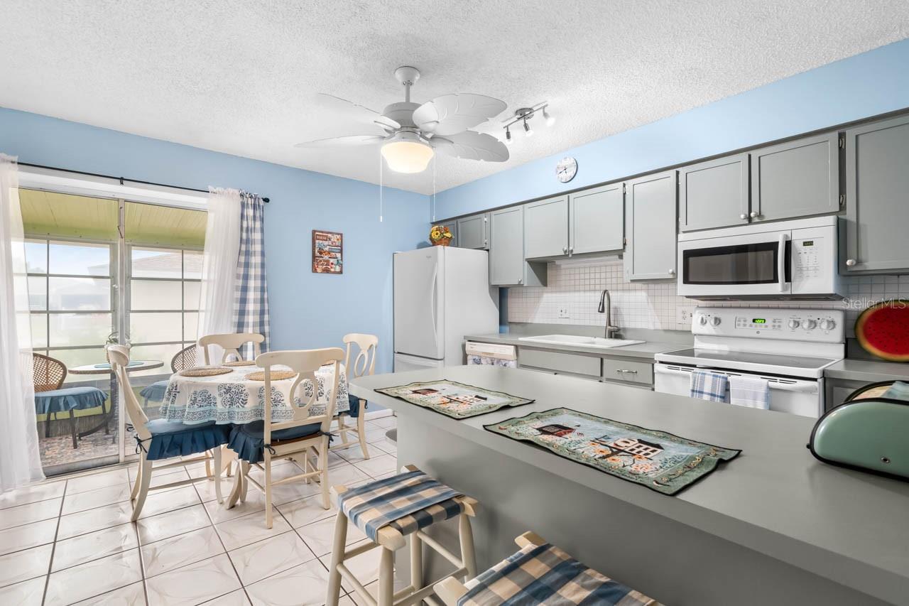 706 W BROCKTON PL, SUN CITY CENTER, FL, 33573