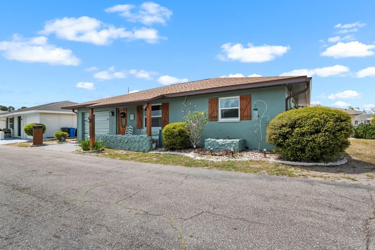 706 W BROCKTON PL, SUN CITY CENTER, FL, 33573