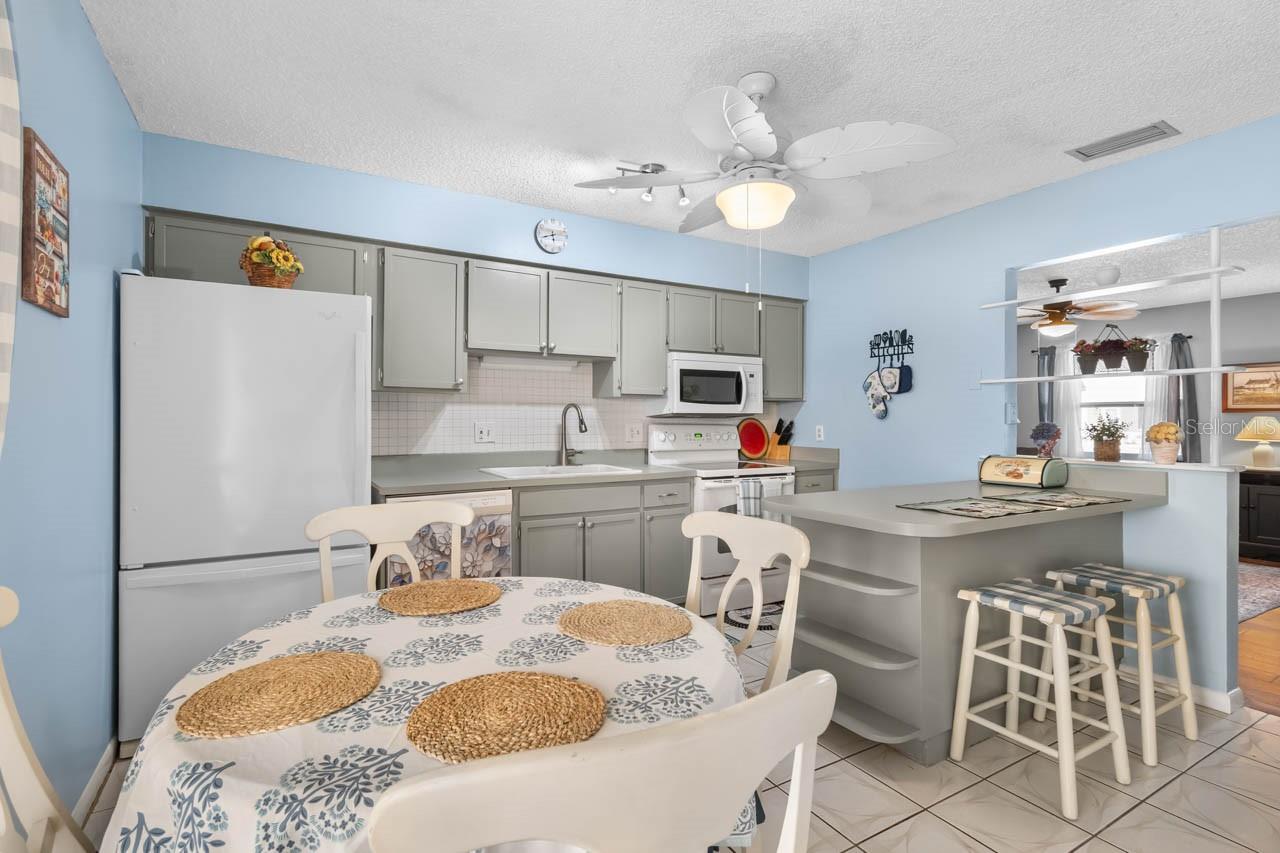 706 W BROCKTON PL, SUN CITY CENTER, FL, 33573
