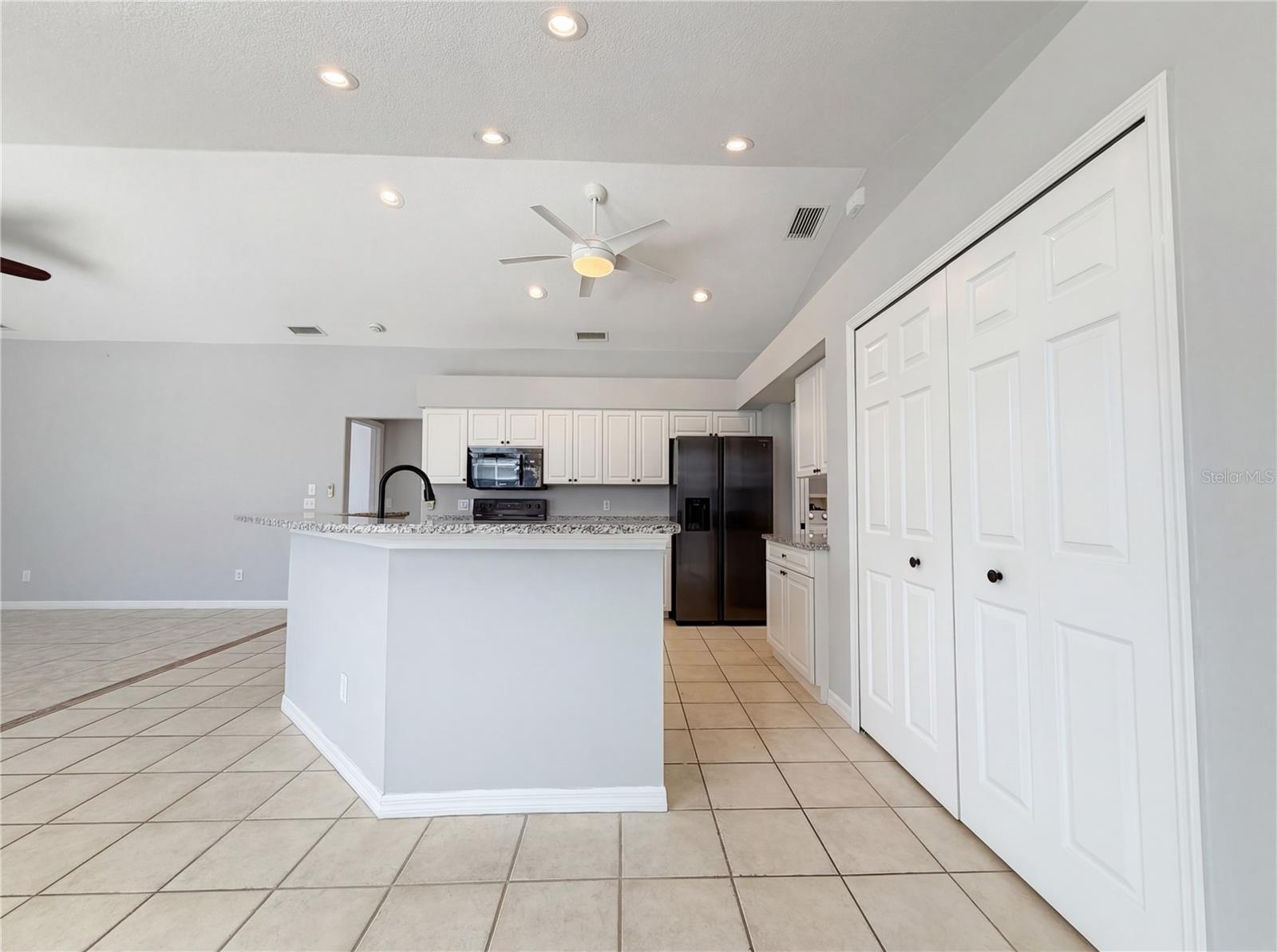 12567 SW PEMBROKE CIR N, LAKE SUZY, FL, 34269