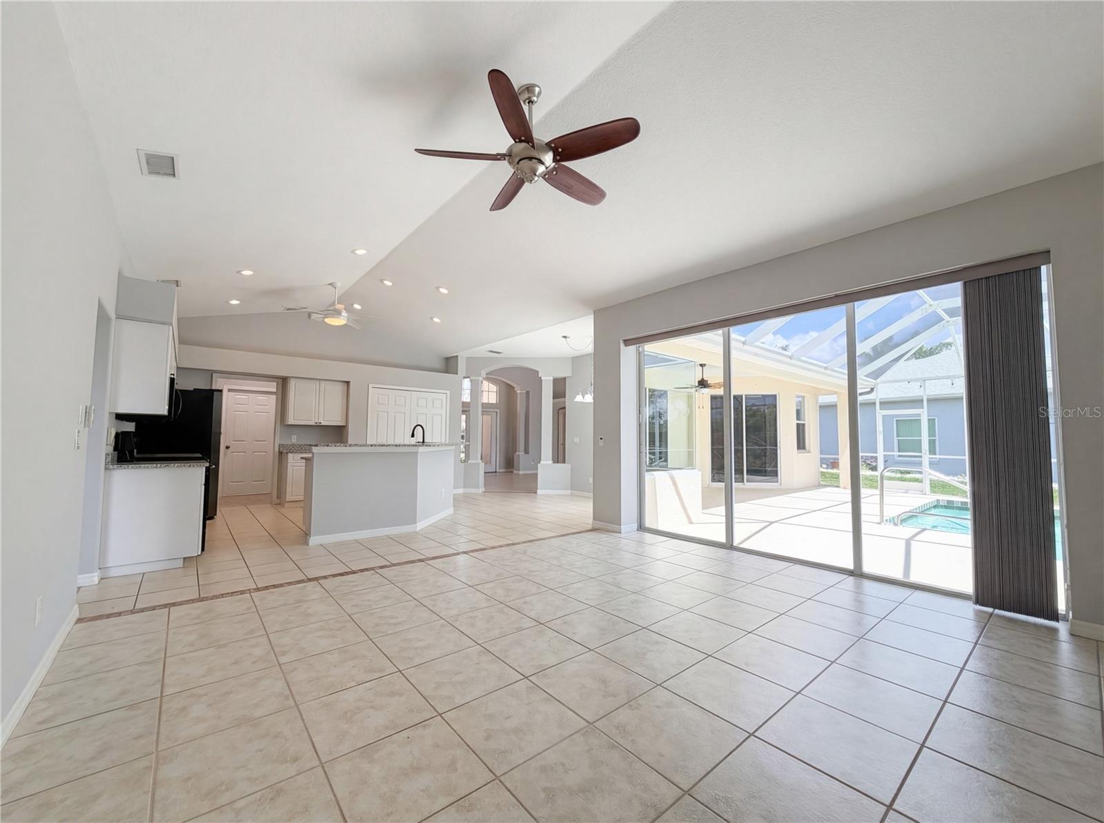 12567 SW PEMBROKE CIR N, LAKE SUZY, FL, 34269