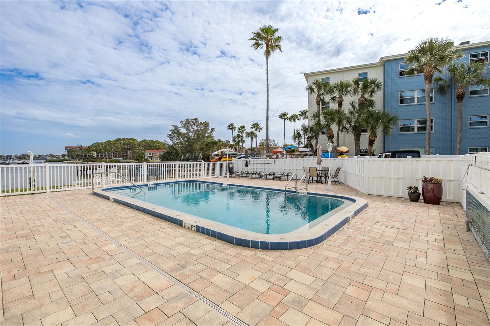 464 N PAULA DR #106, DUNEDIN, FL, 34698