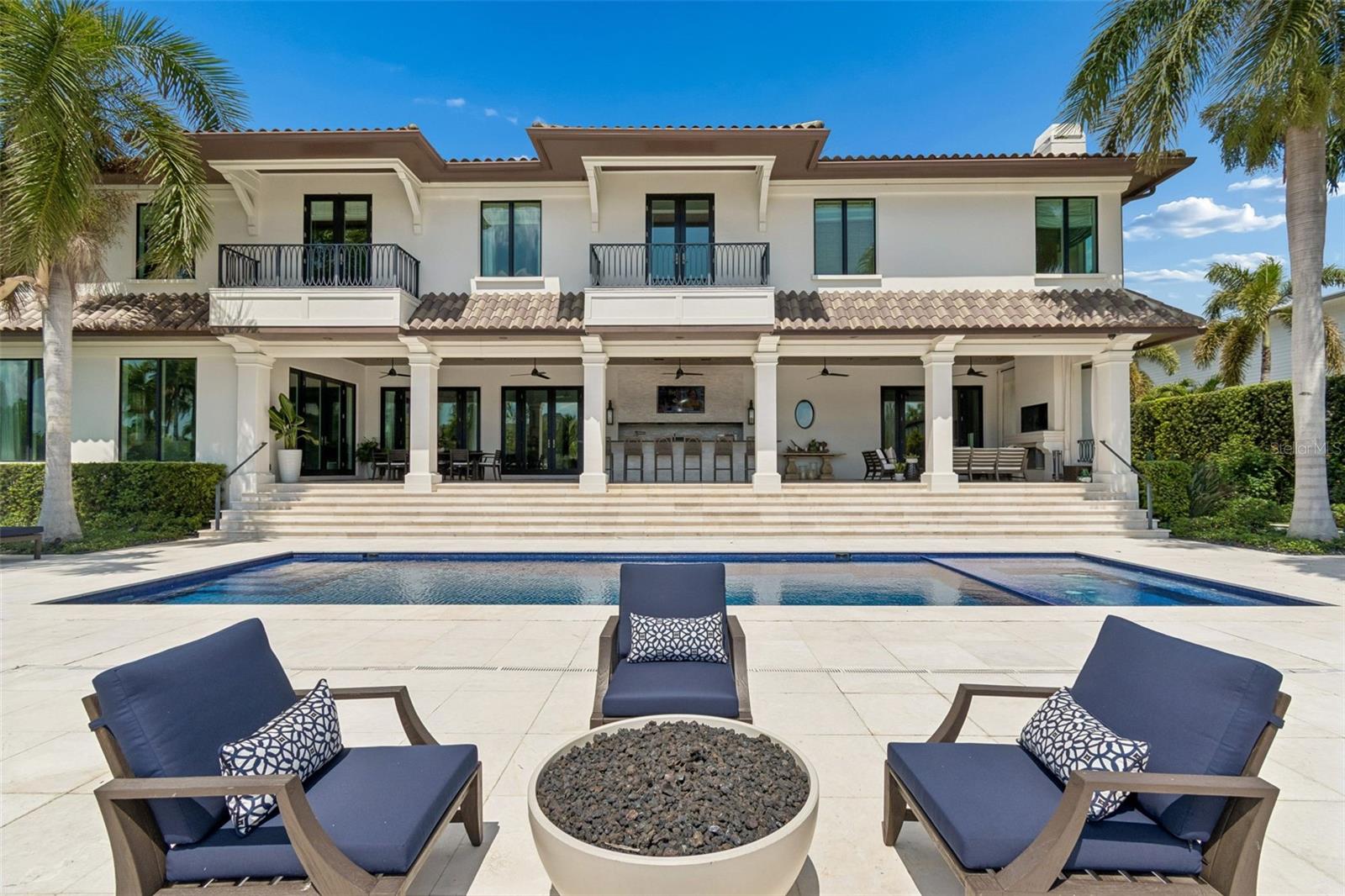 OUTDOOR CONVERSATION PIT