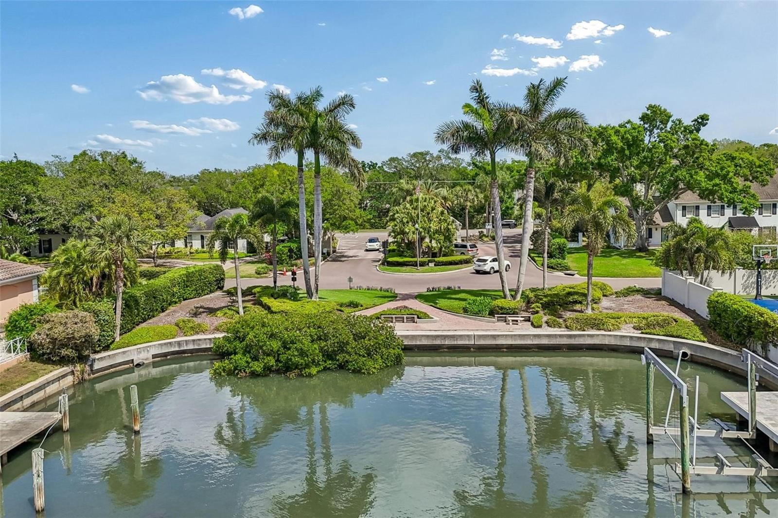 CULBREATH ISLES ENTRANCE GRAND CANAL