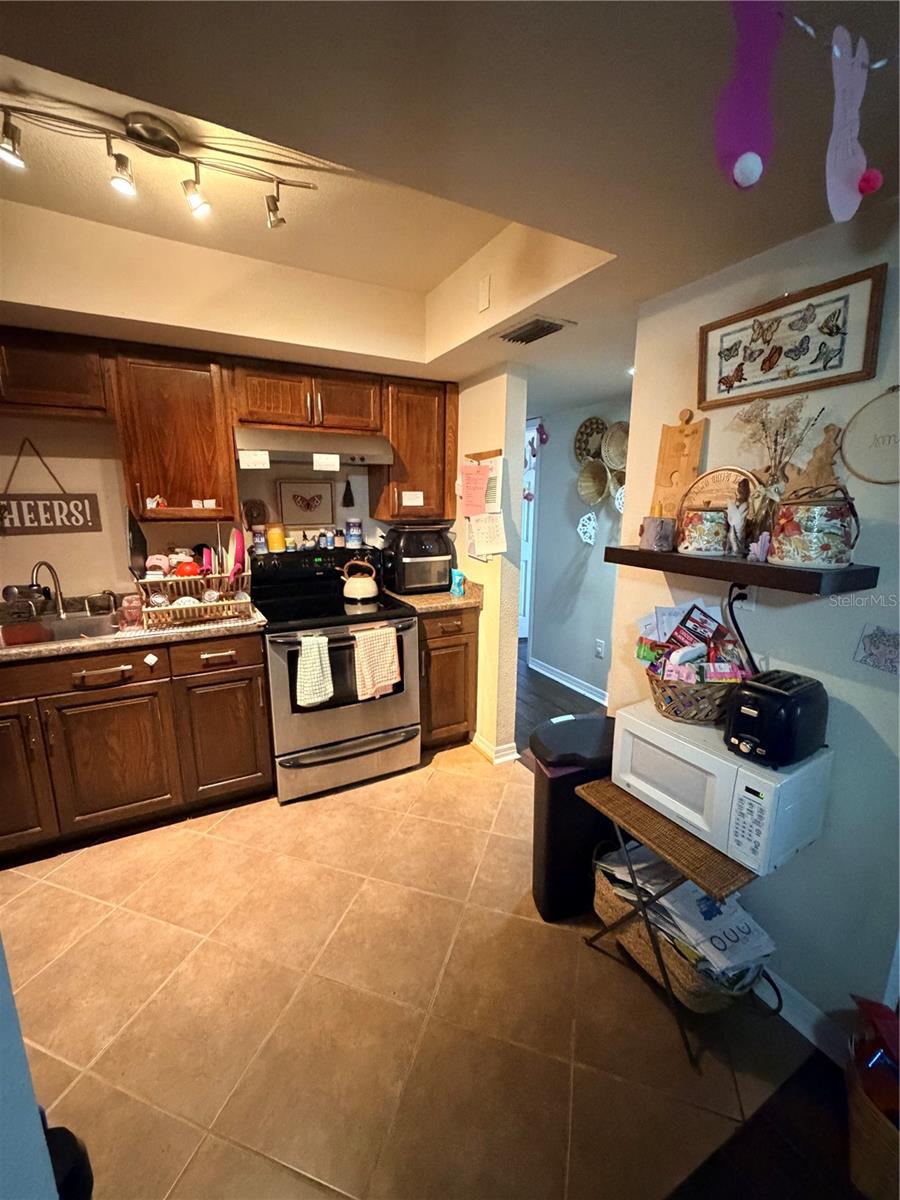 720 N VILLAGE DR N #103, ST PETERSBURG, FL, 33716