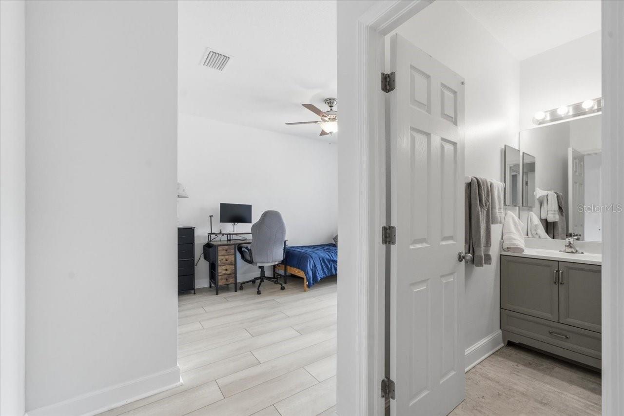 Upstairs Ensuite Bedroom 3