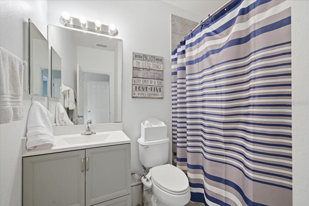 Upstairs Ensuite Bathroom