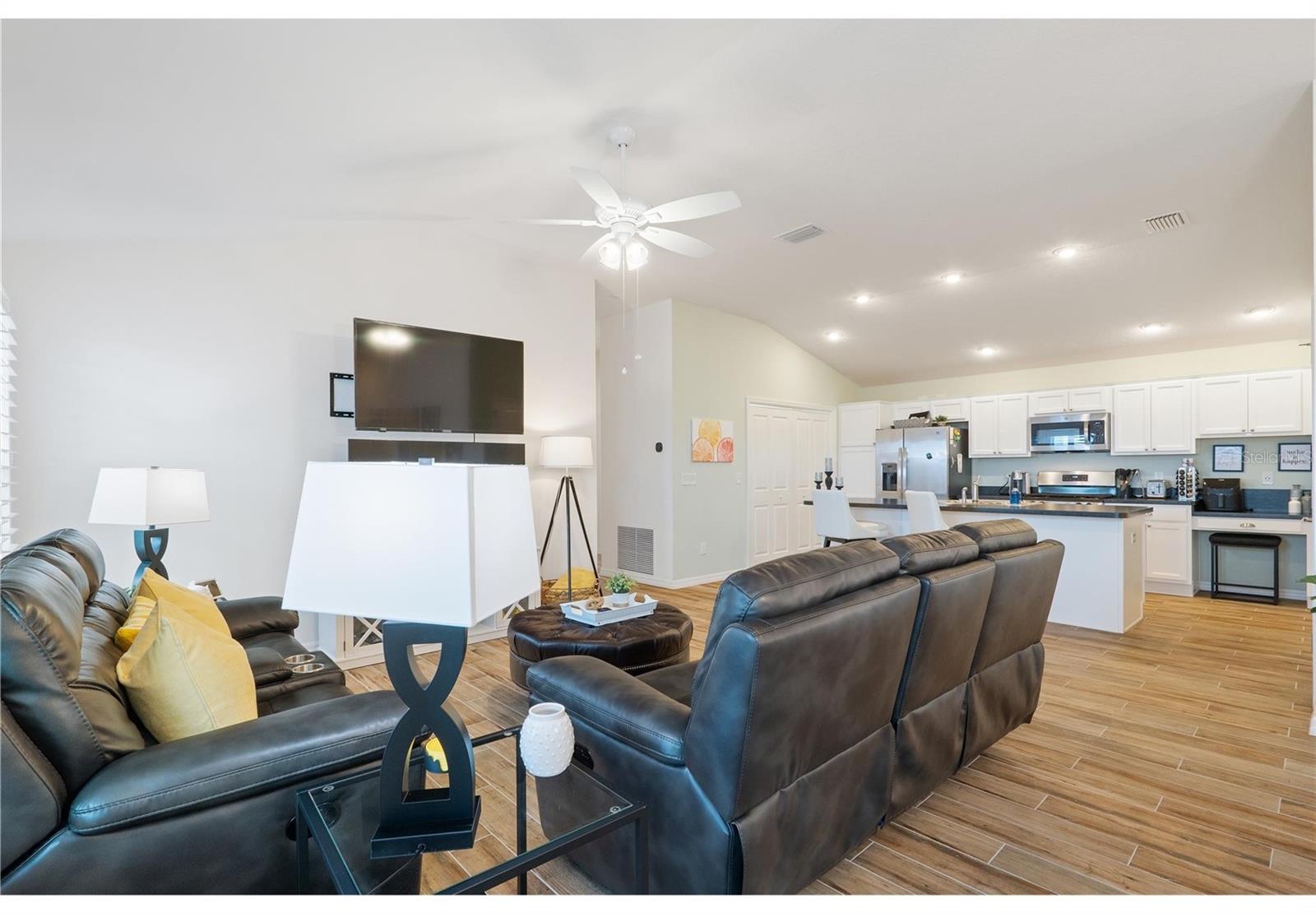 493 KAYLA CT, THE VILLAGES, FL, 32163