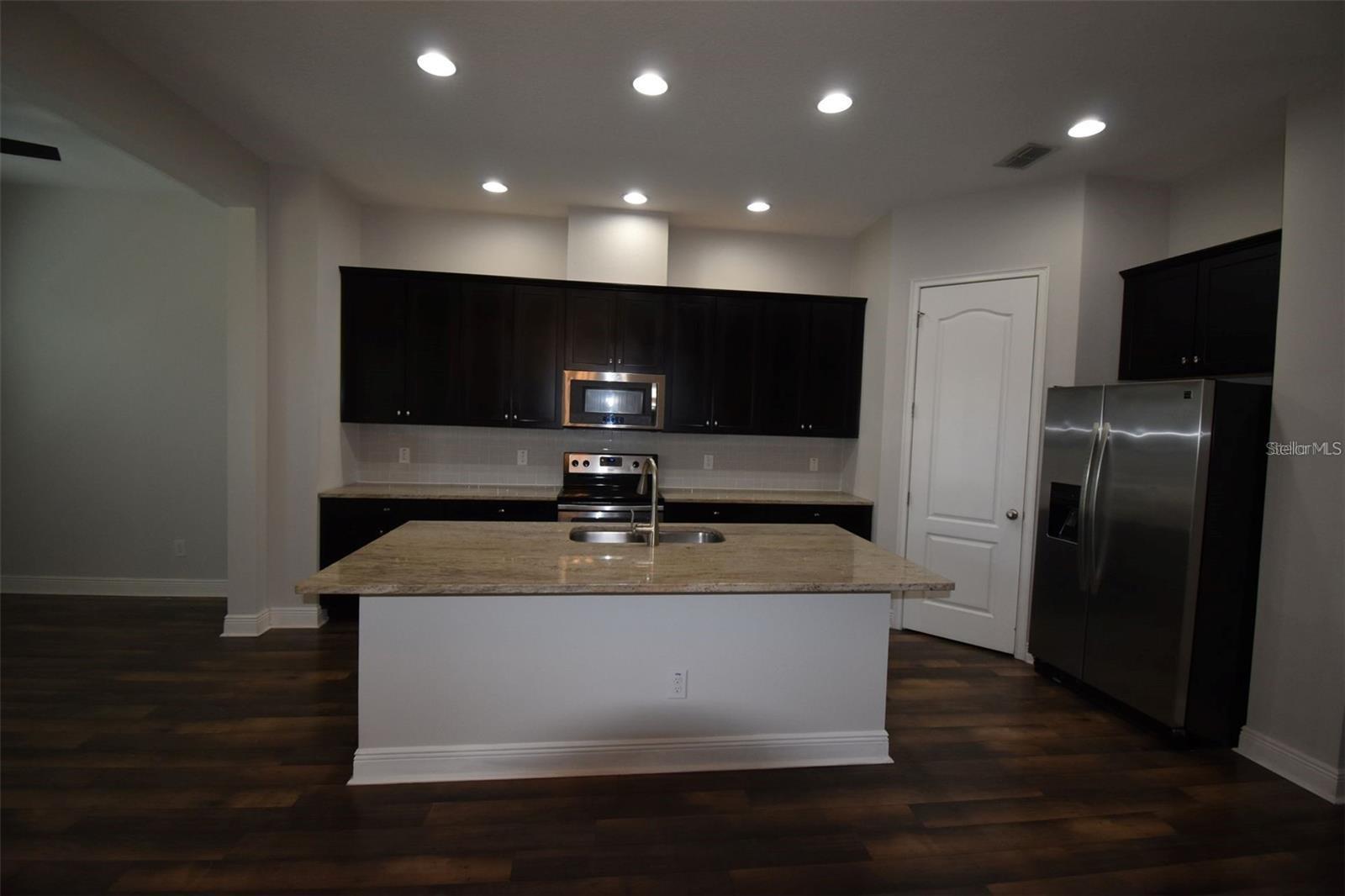 1056 PARMA CIR, LAKE MARY, FL, 32746