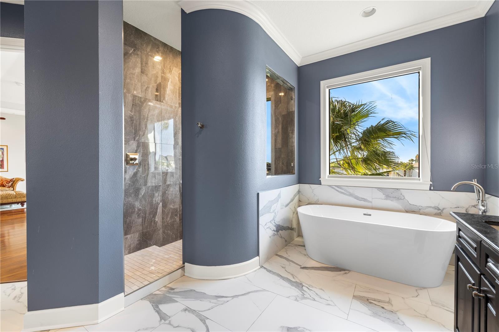 Primary Suite Bathroom