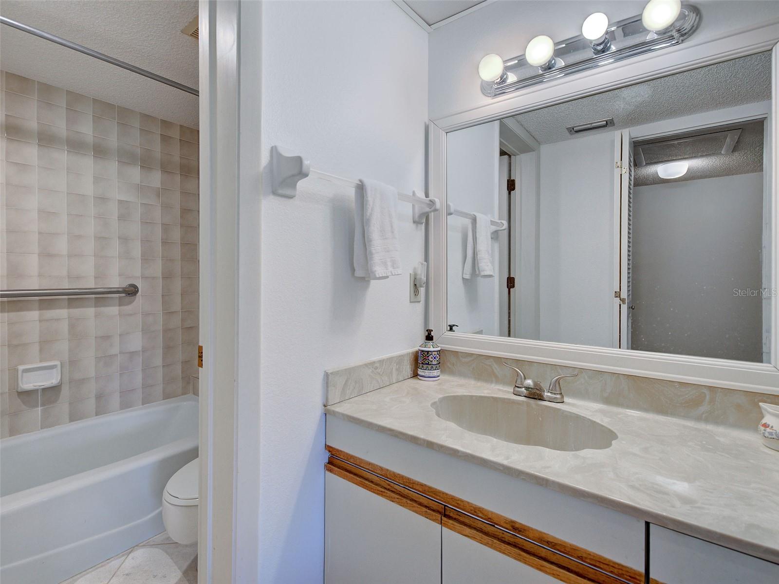 1405 PINE LAKE DR #5, VENICE, FL, 34285