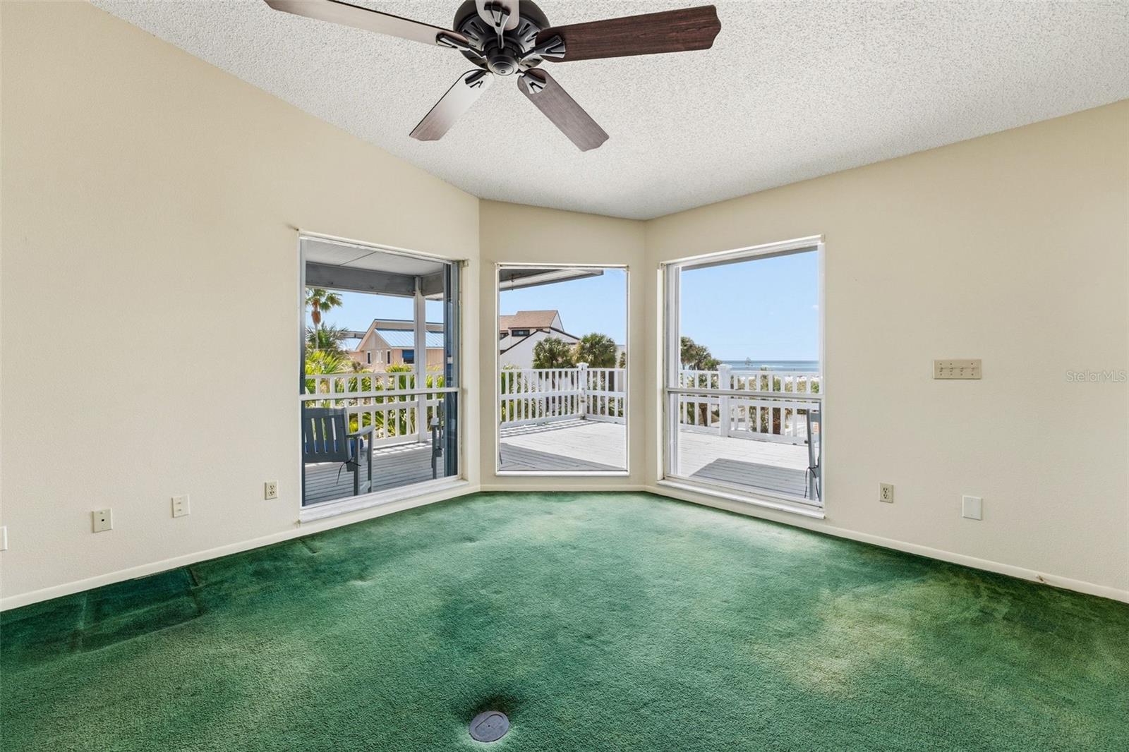 12505 SUNSHINE LN, TREASURE ISLAND, FL, 33706