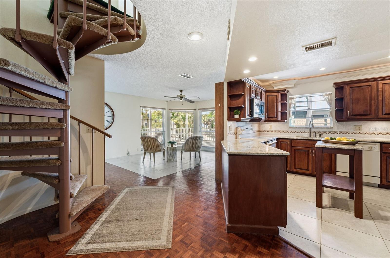 12505 SUNSHINE LN, TREASURE ISLAND, FL, 33706