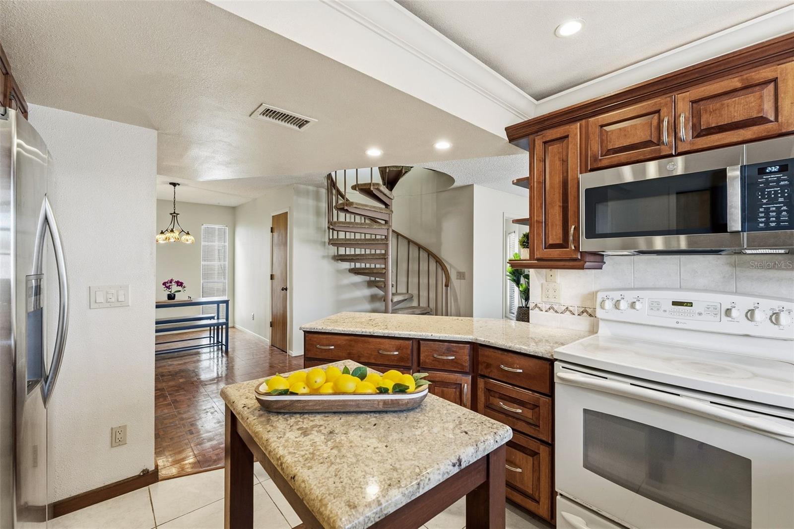 12505 SUNSHINE LN, TREASURE ISLAND, FL, 33706