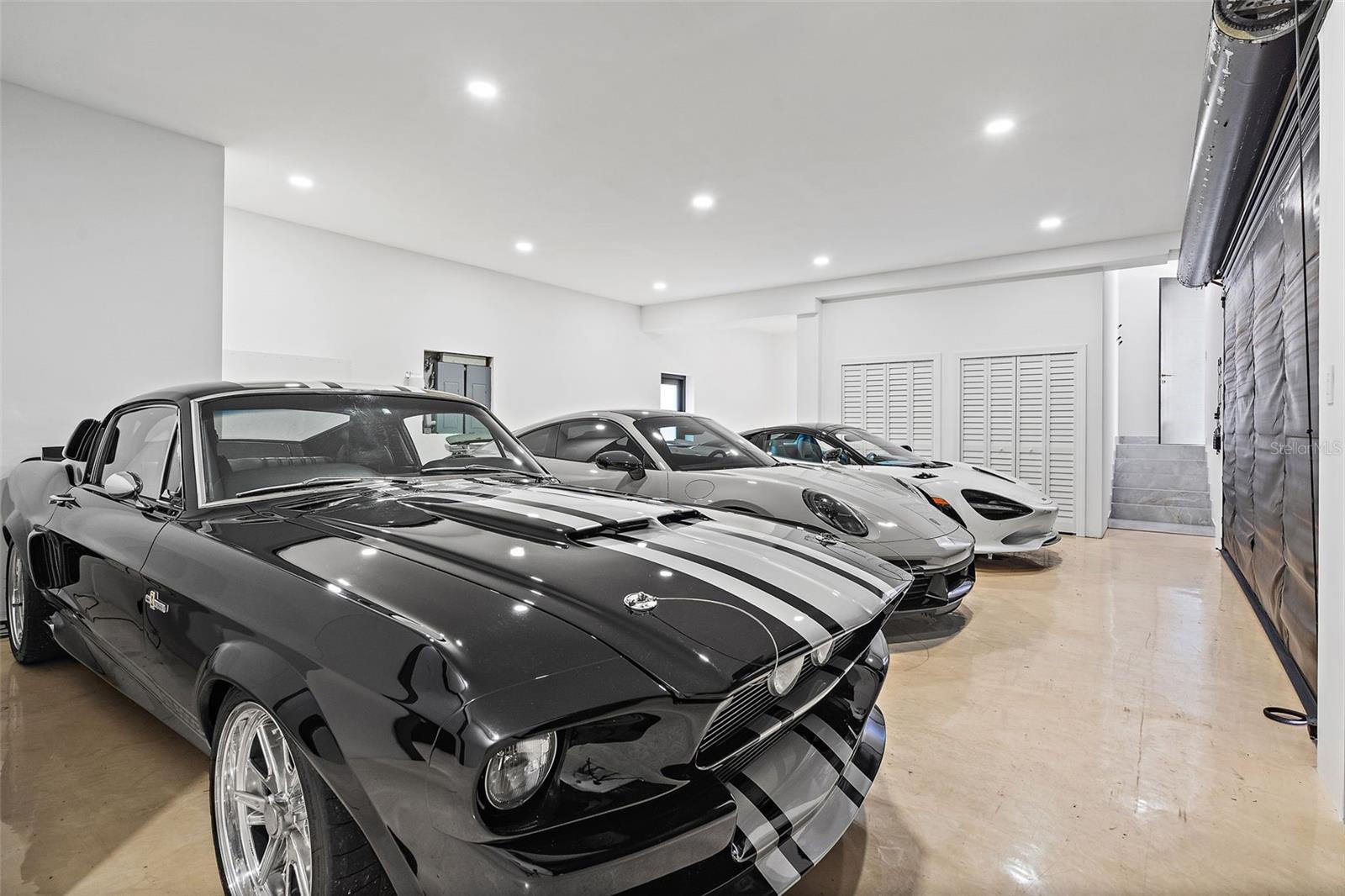 585 DOLPHIN AVE SE, ST PETERSBURG, FL, 33705