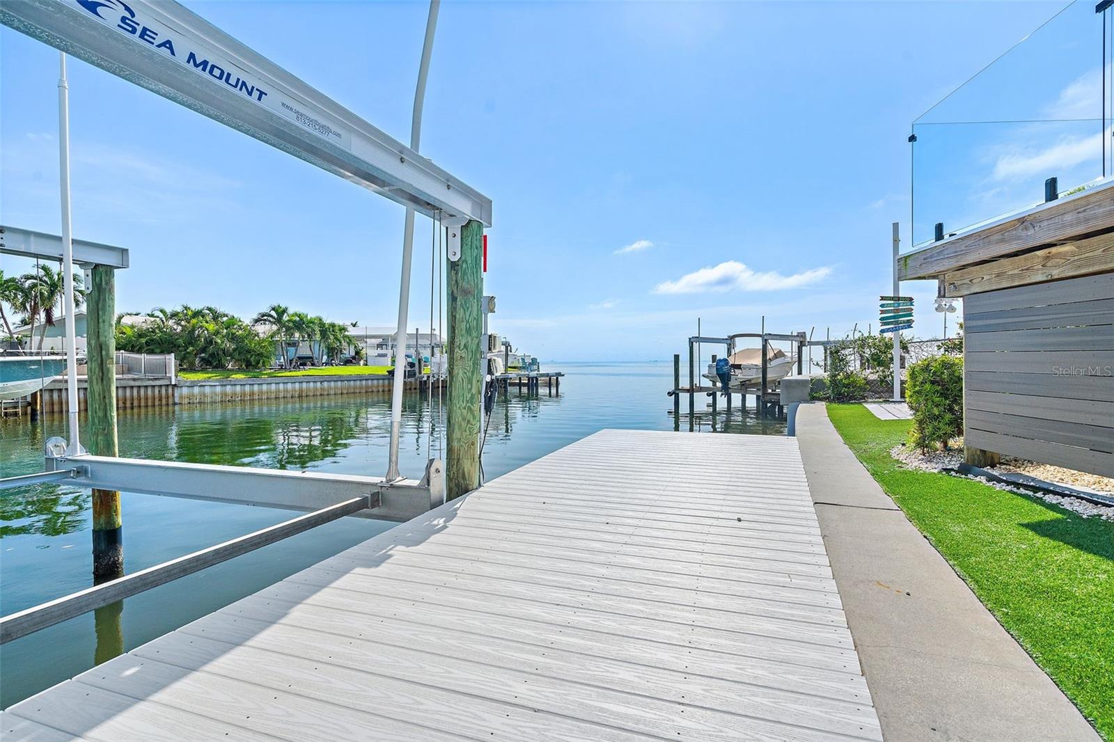 585 DOLPHIN AVE SE, ST PETERSBURG, FL, 33705