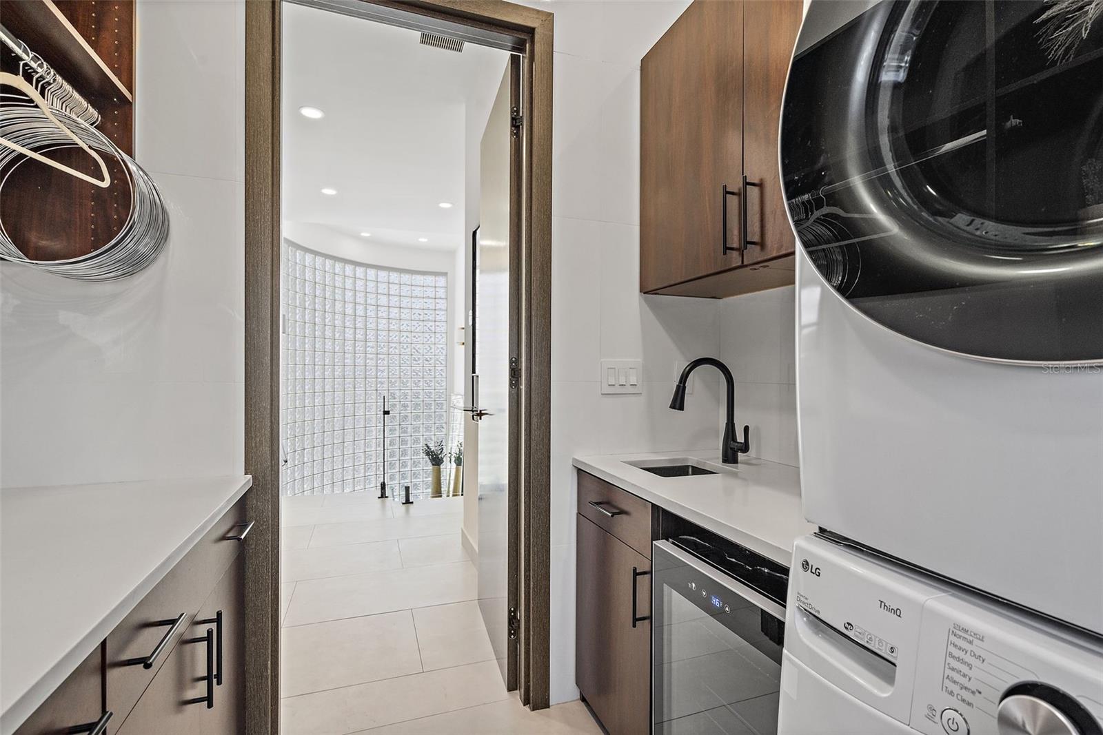 585 DOLPHIN AVE SE, ST PETERSBURG, FL, 33705