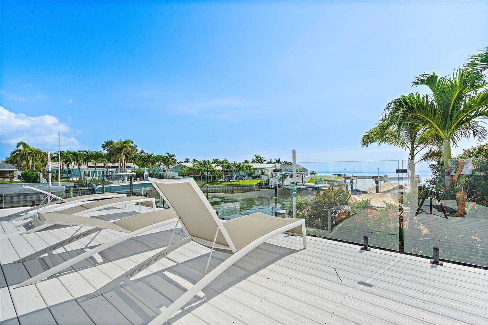 585 DOLPHIN AVE SE, ST PETERSBURG, FL, 33705