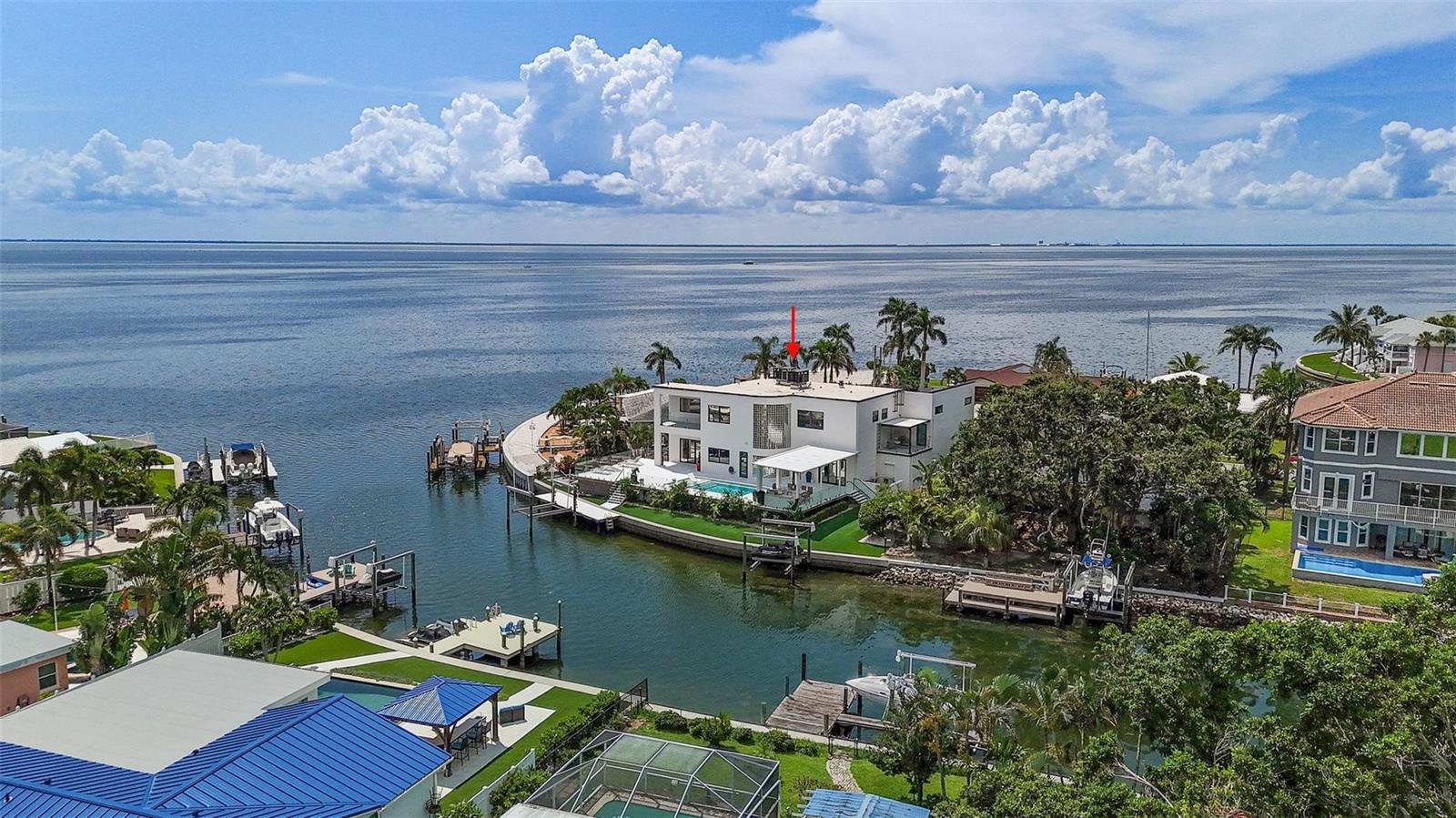 585 DOLPHIN AVE SE, ST PETERSBURG, FL, 33705