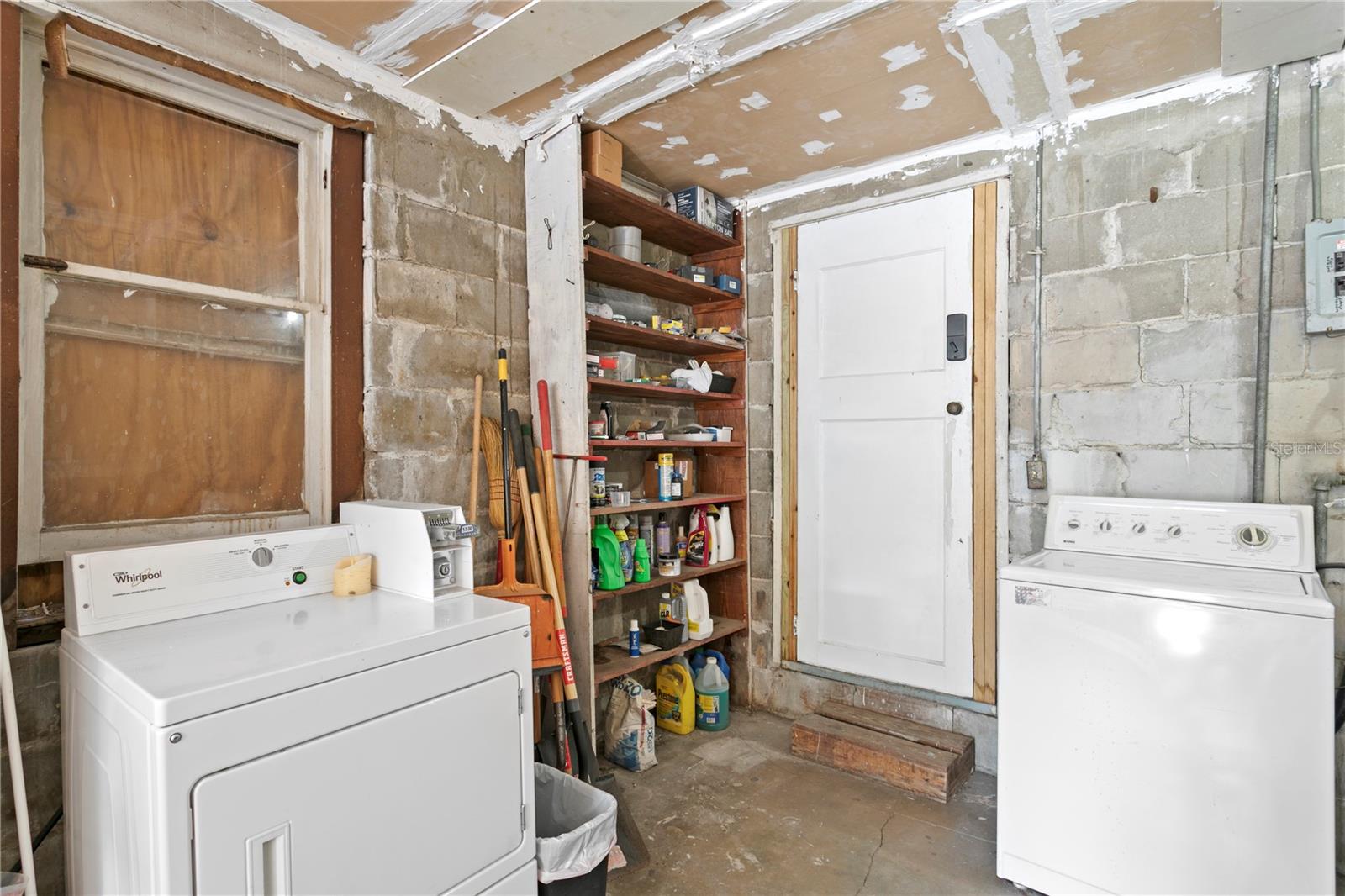 Laundry in Garage 1 for Apartment/Studio