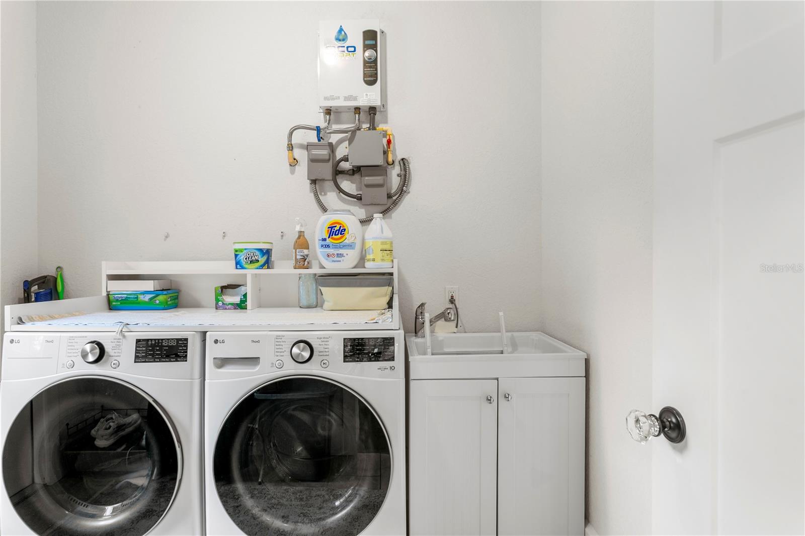 Indoor Laundry. Washer and Dryer do not convey.