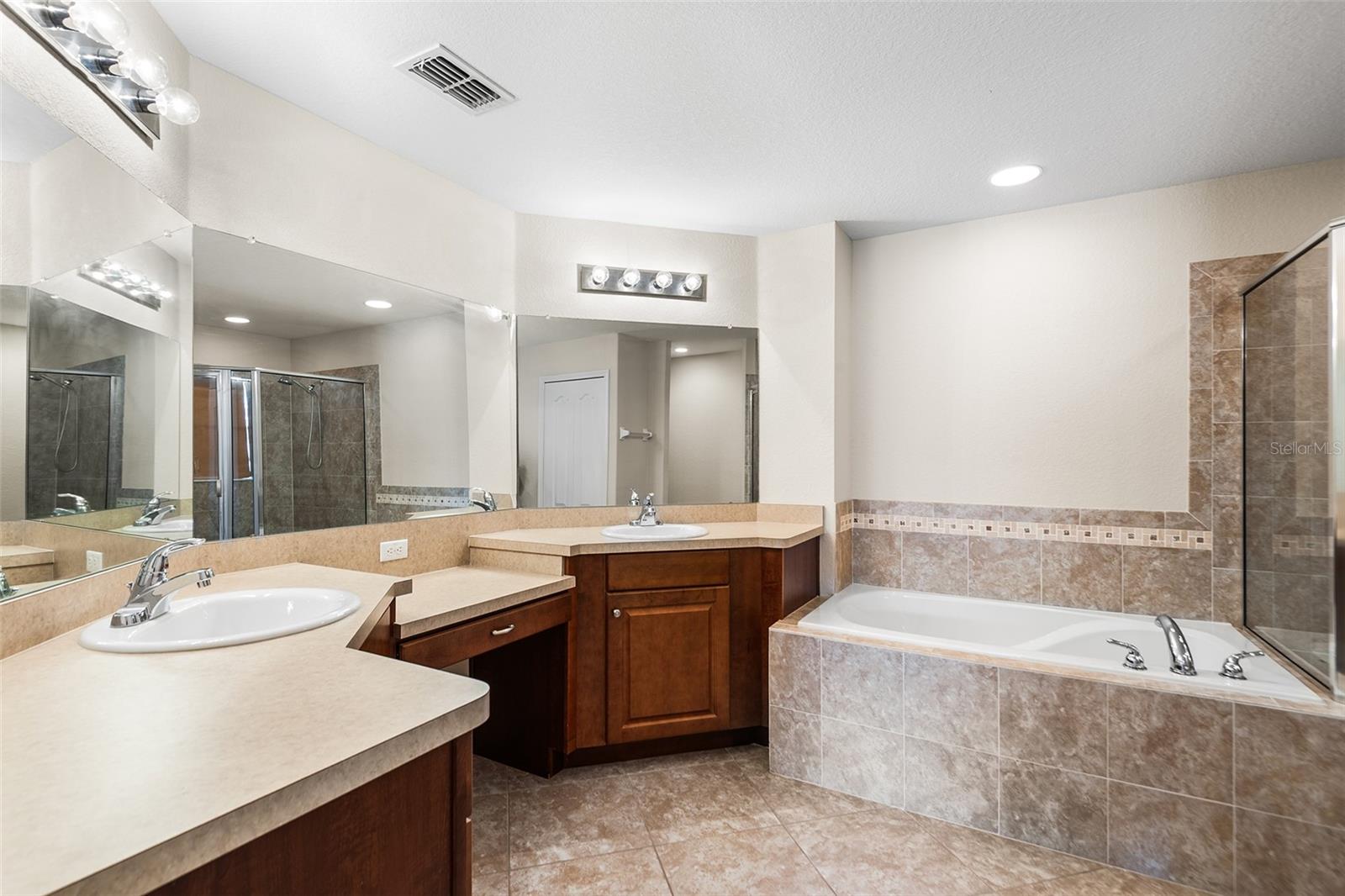 2037 LAKERIDGE DR, WINTER HAVEN, FL, 33881