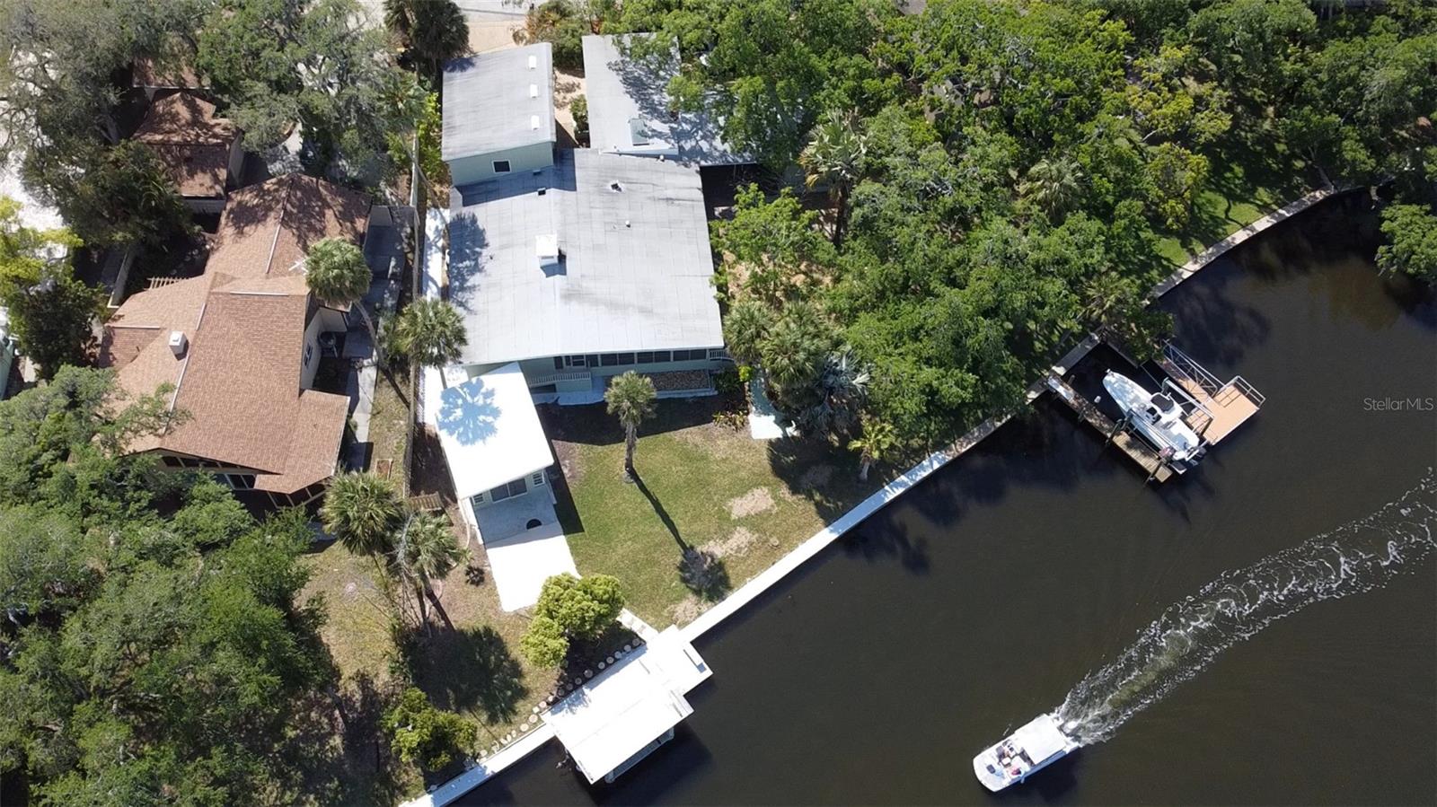 Florida Life & a boaters dream to live on the Cotee River minutes away from the open Gulf!