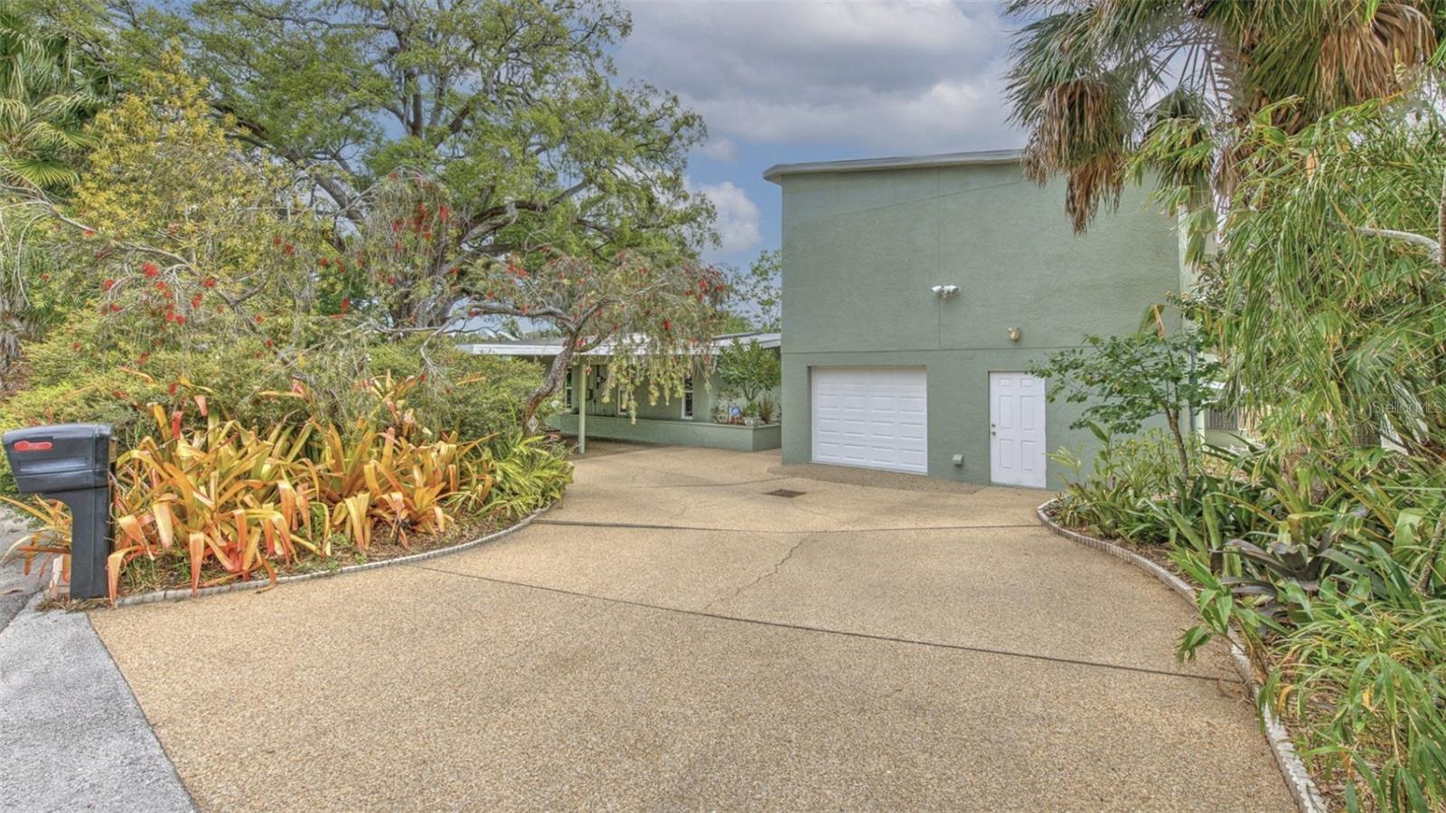 Front Right side entrance of circular driveway