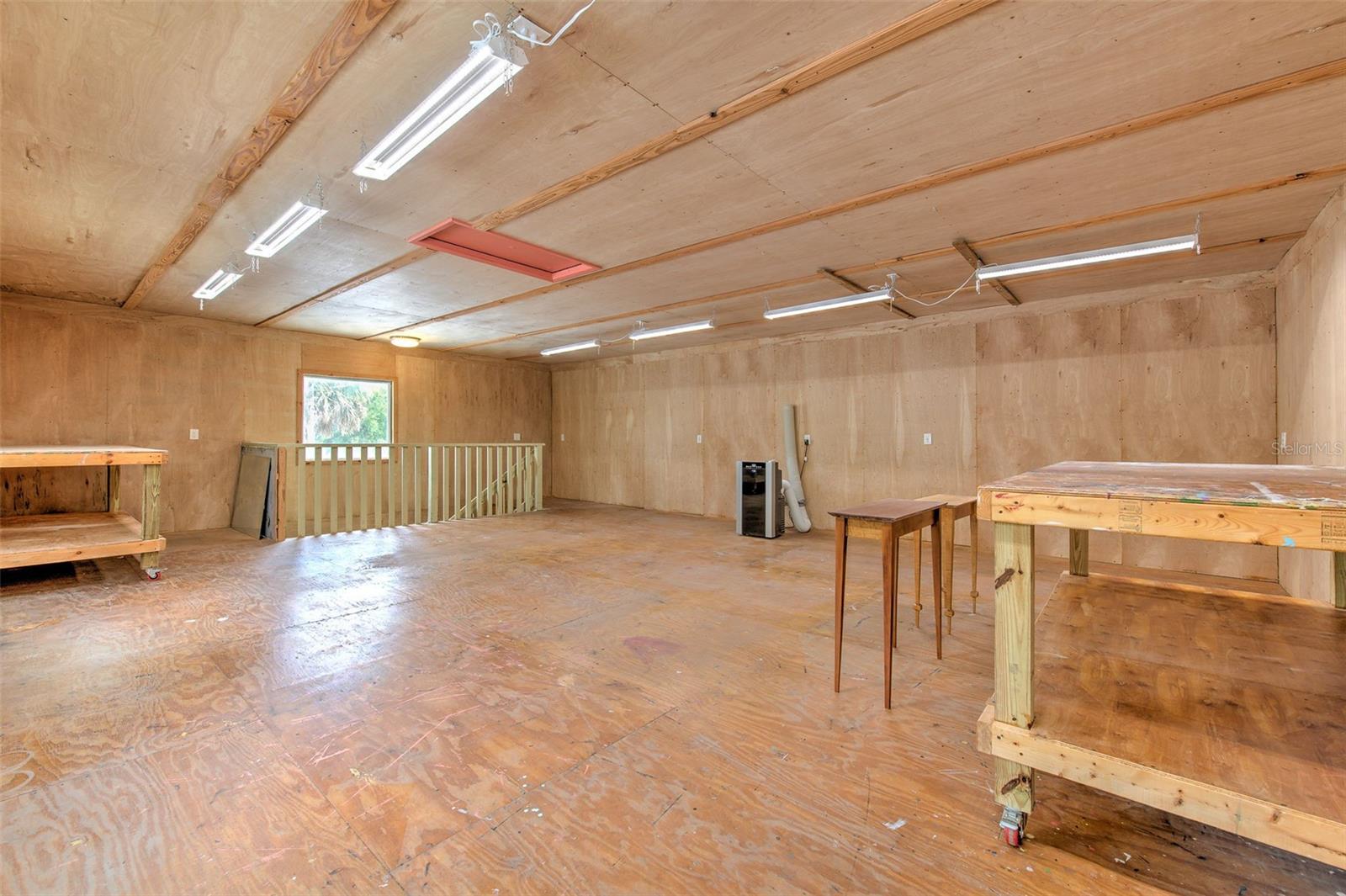 Studio/Workshop 768 sq ft above garage