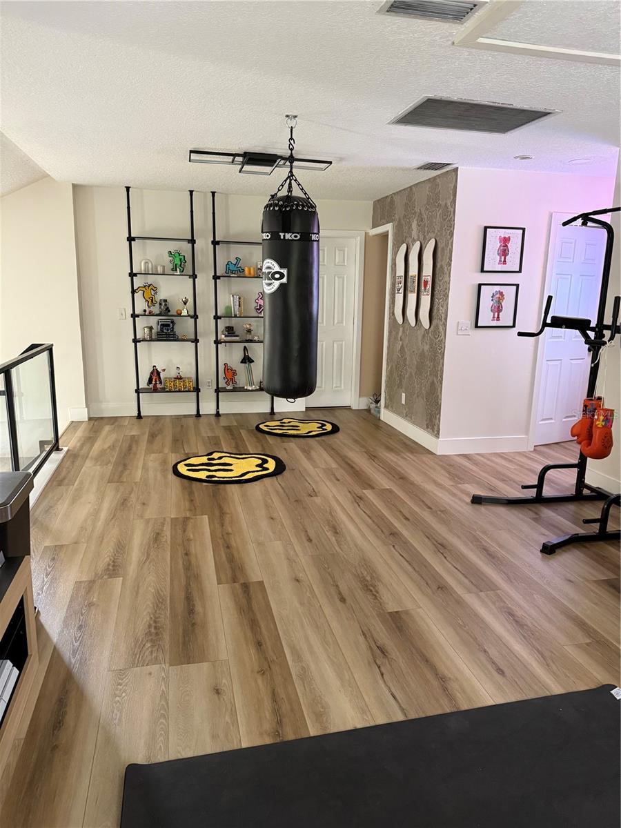 1024 SYLVIA LN, TAMPA, FL, 33613