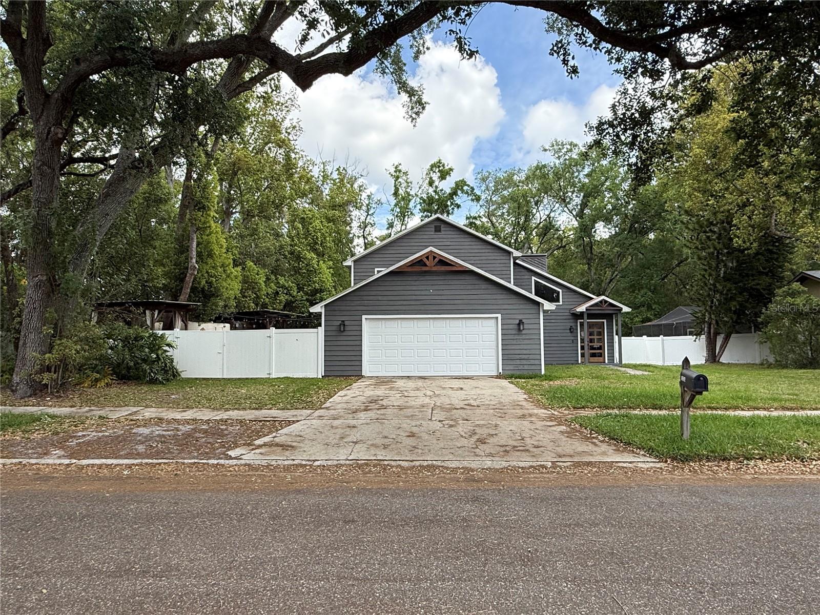 1024 SYLVIA LN, TAMPA, FL, 33613