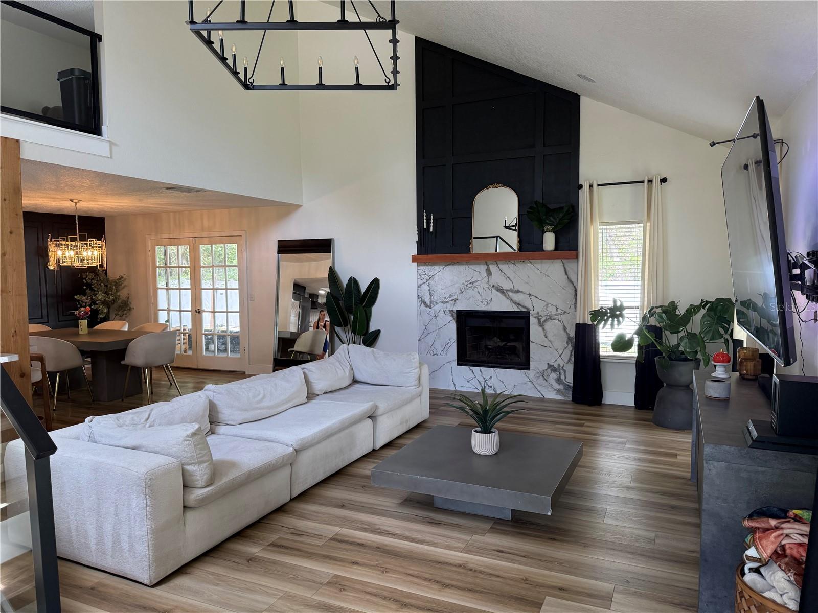 1024 SYLVIA LN, TAMPA, FL, 33613