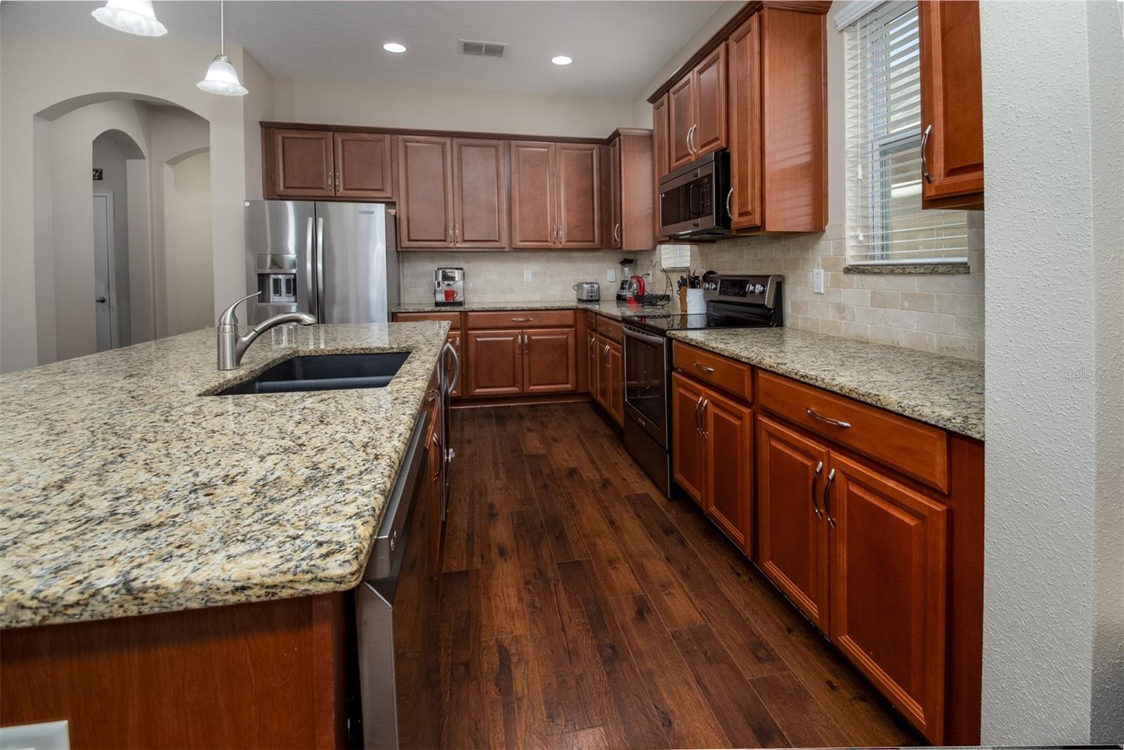11604 QUIET FOREST DR, TAMPA, FL, 33635