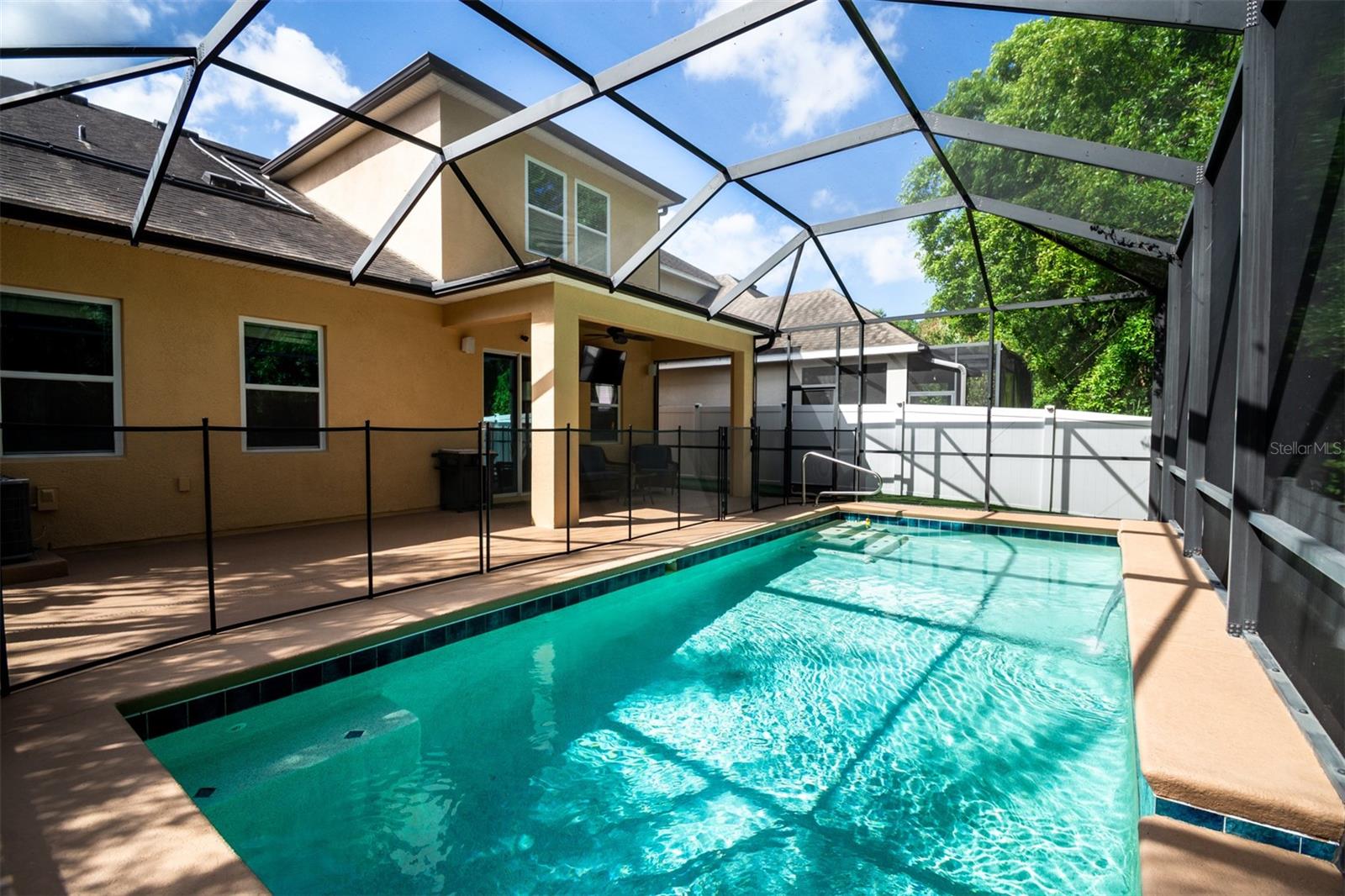11604 QUIET FOREST DR, TAMPA, FL, 33635